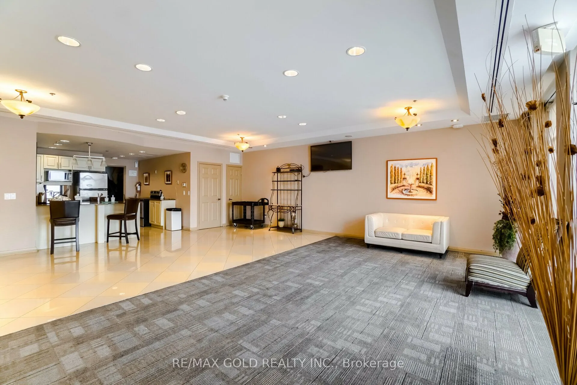 220 Forum Drive, #102