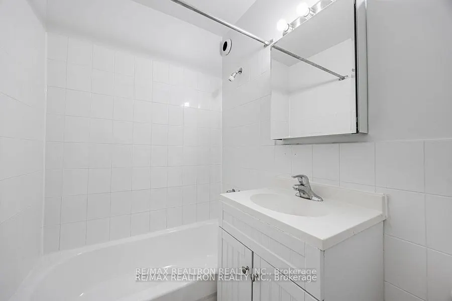 4 Hill Heights Road, #101