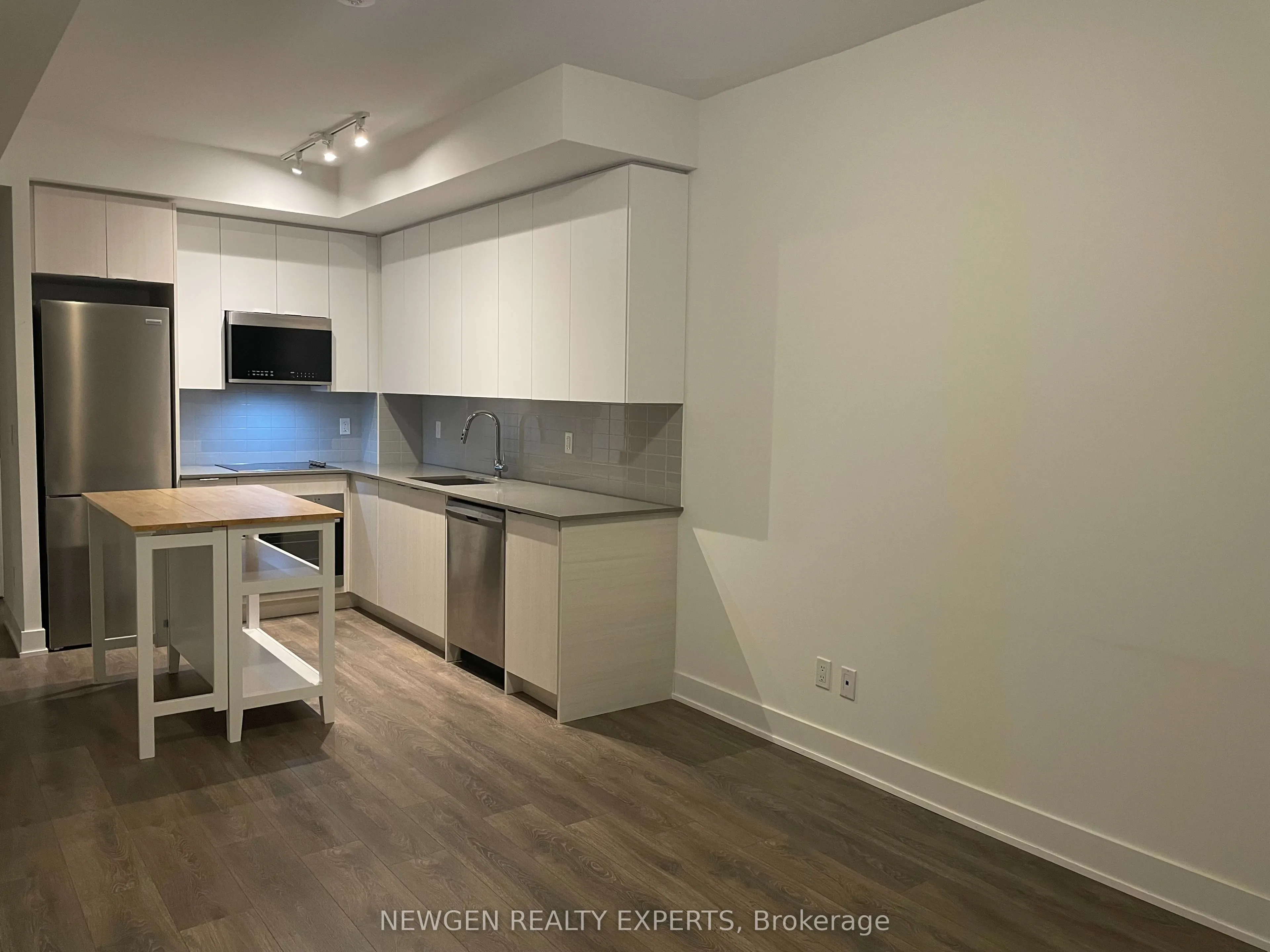 2481 Taunton Road, #1610
