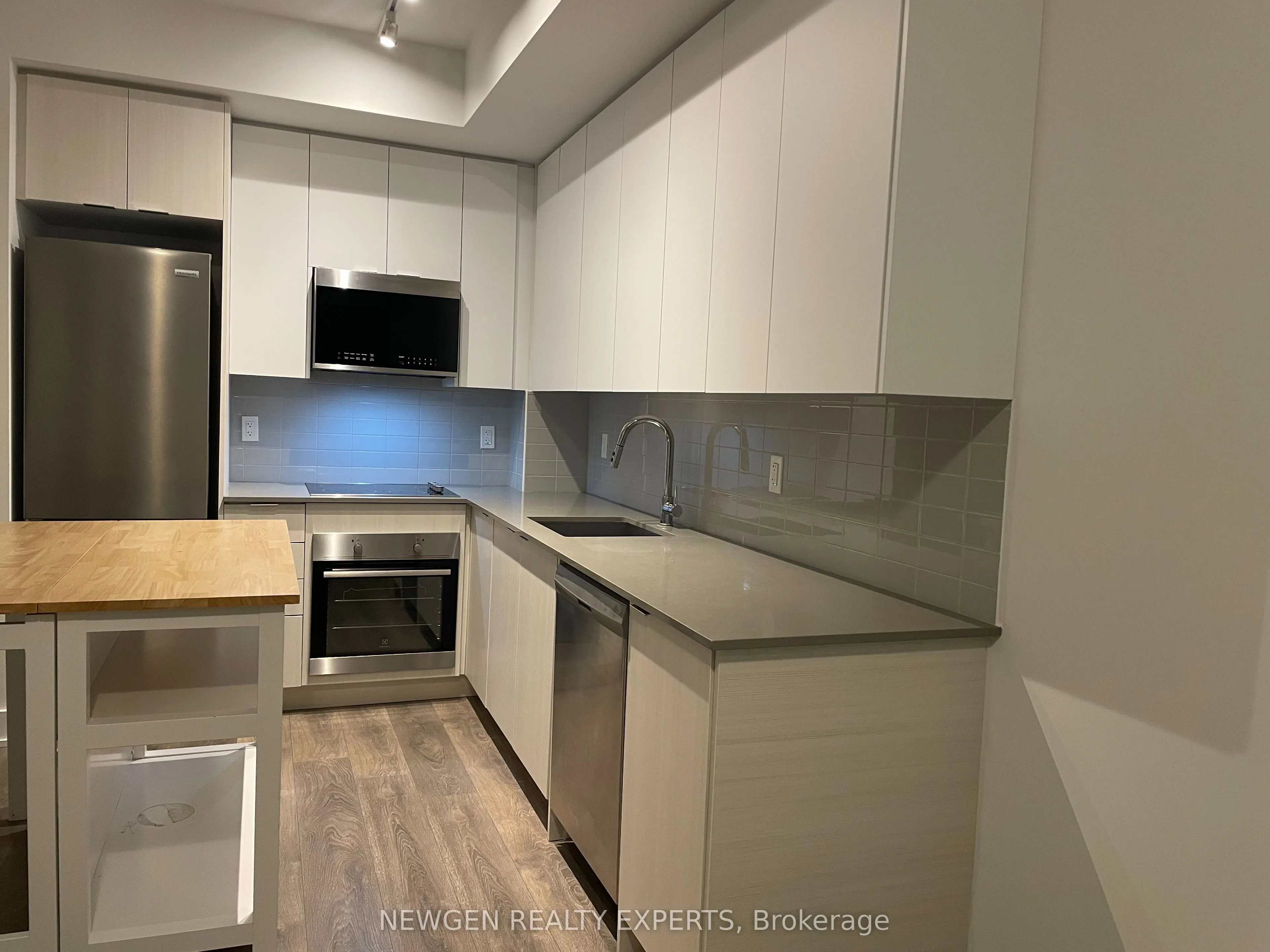 2481 Taunton Road, #1610