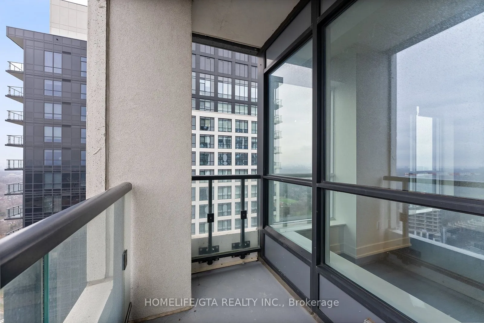 7 Mabelle Avenue, #4004