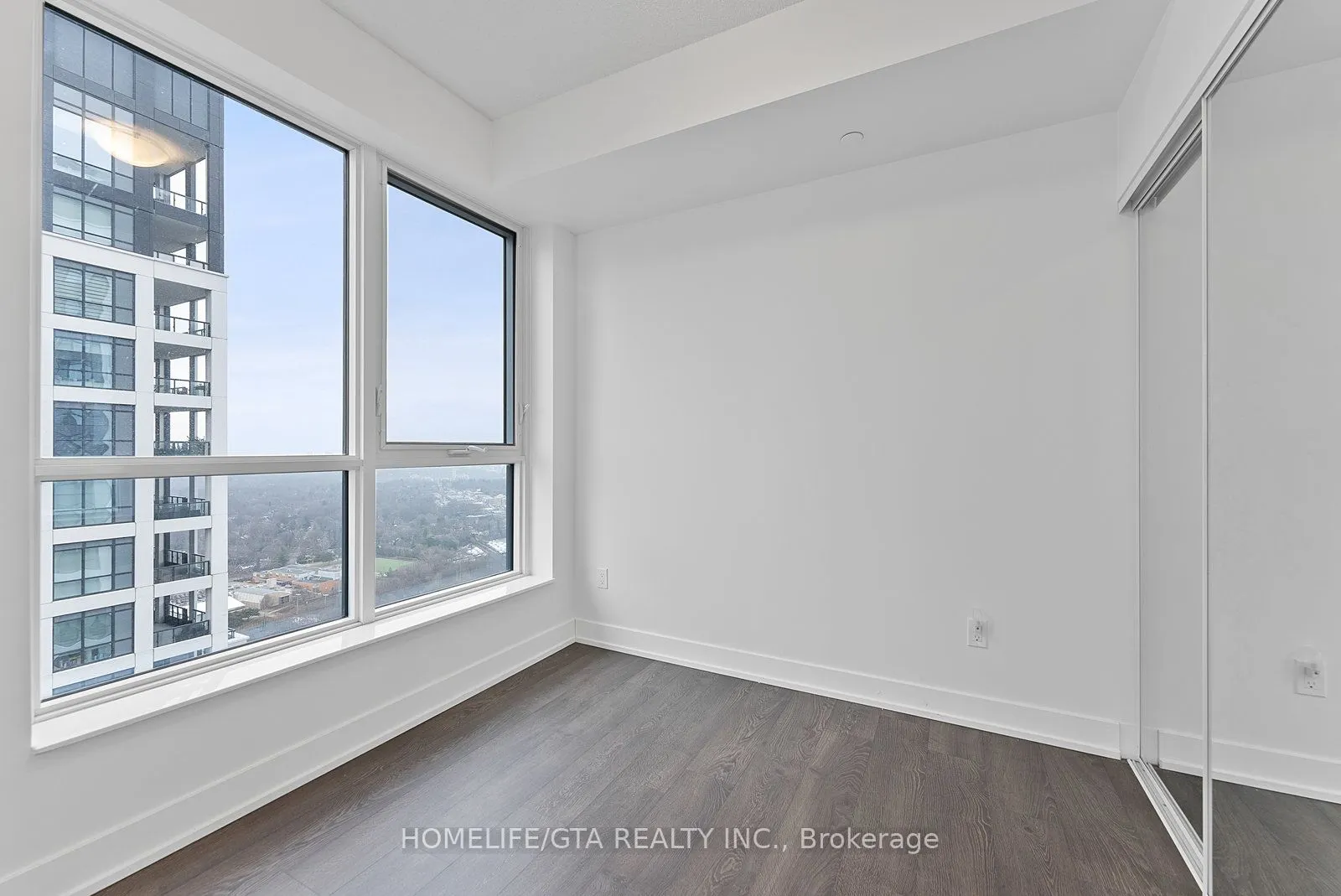 7 Mabelle Avenue, #4004