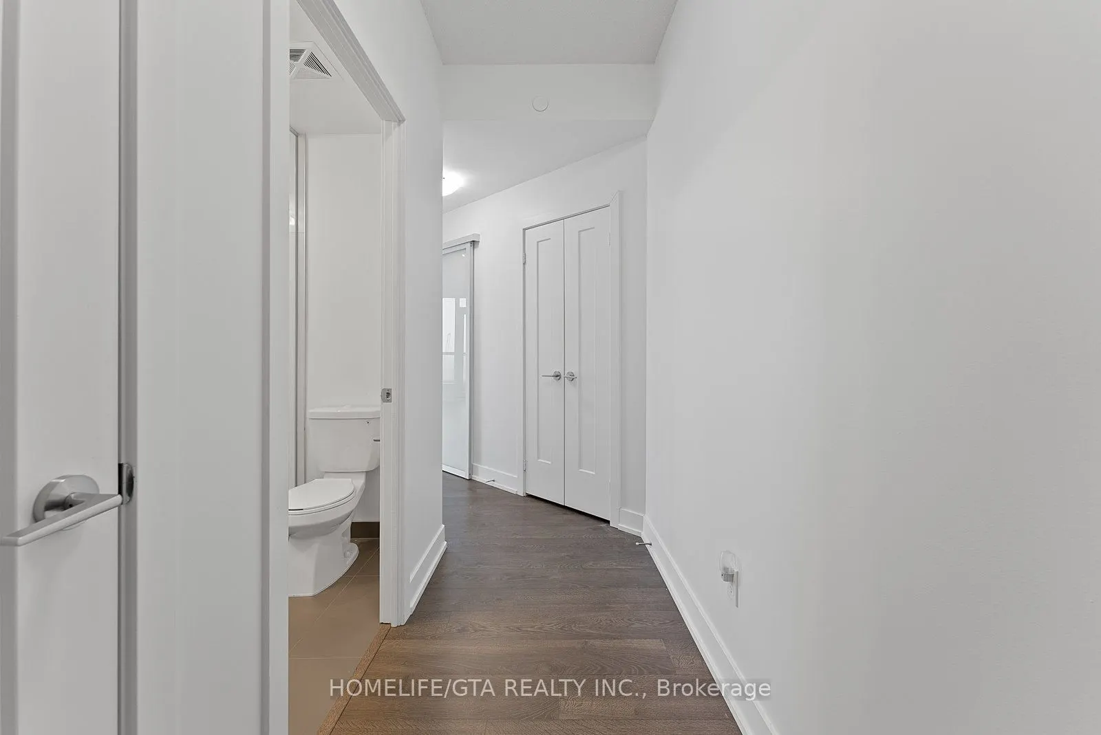7 Mabelle Avenue, #4004