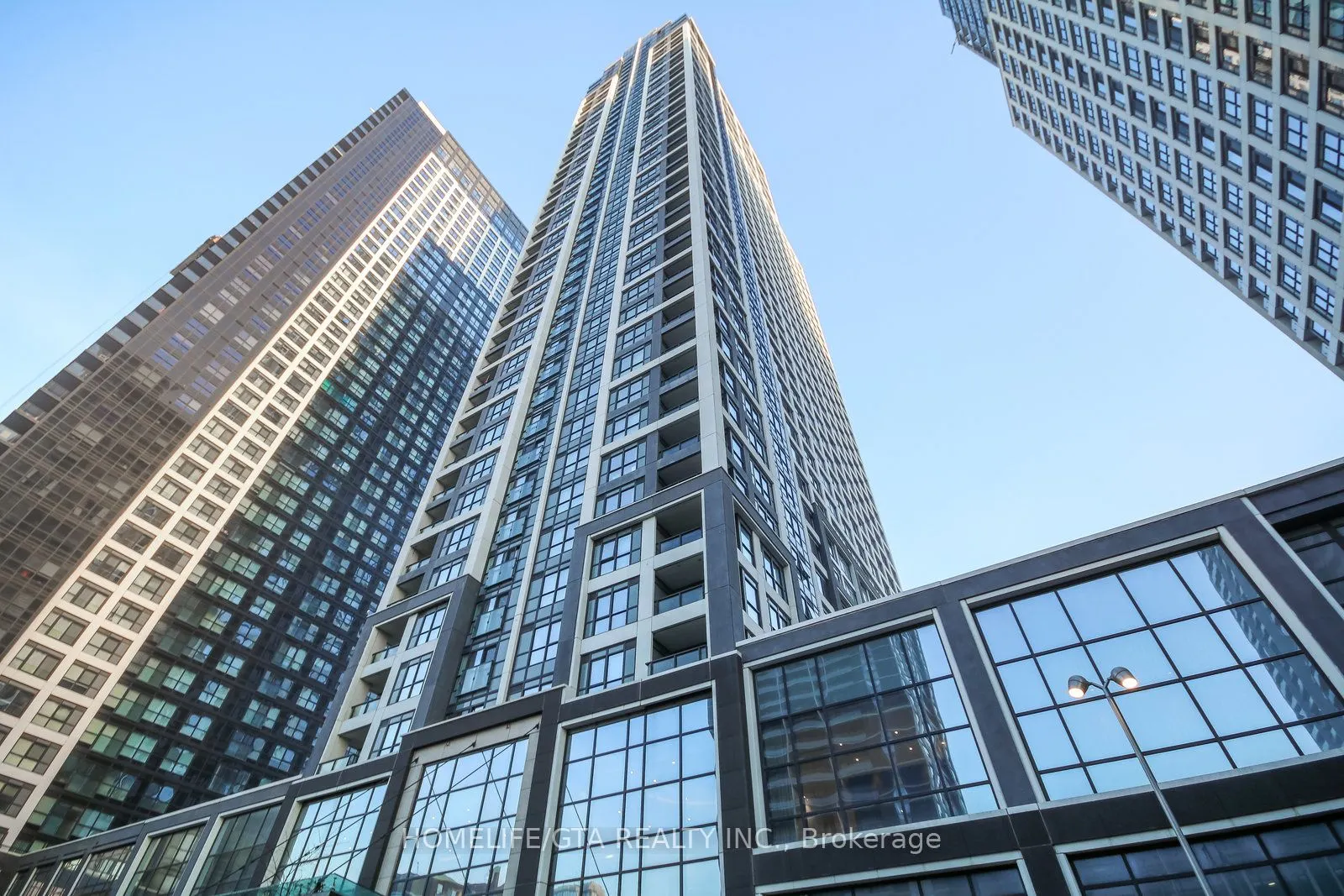 7 Mabelle Avenue, #4004