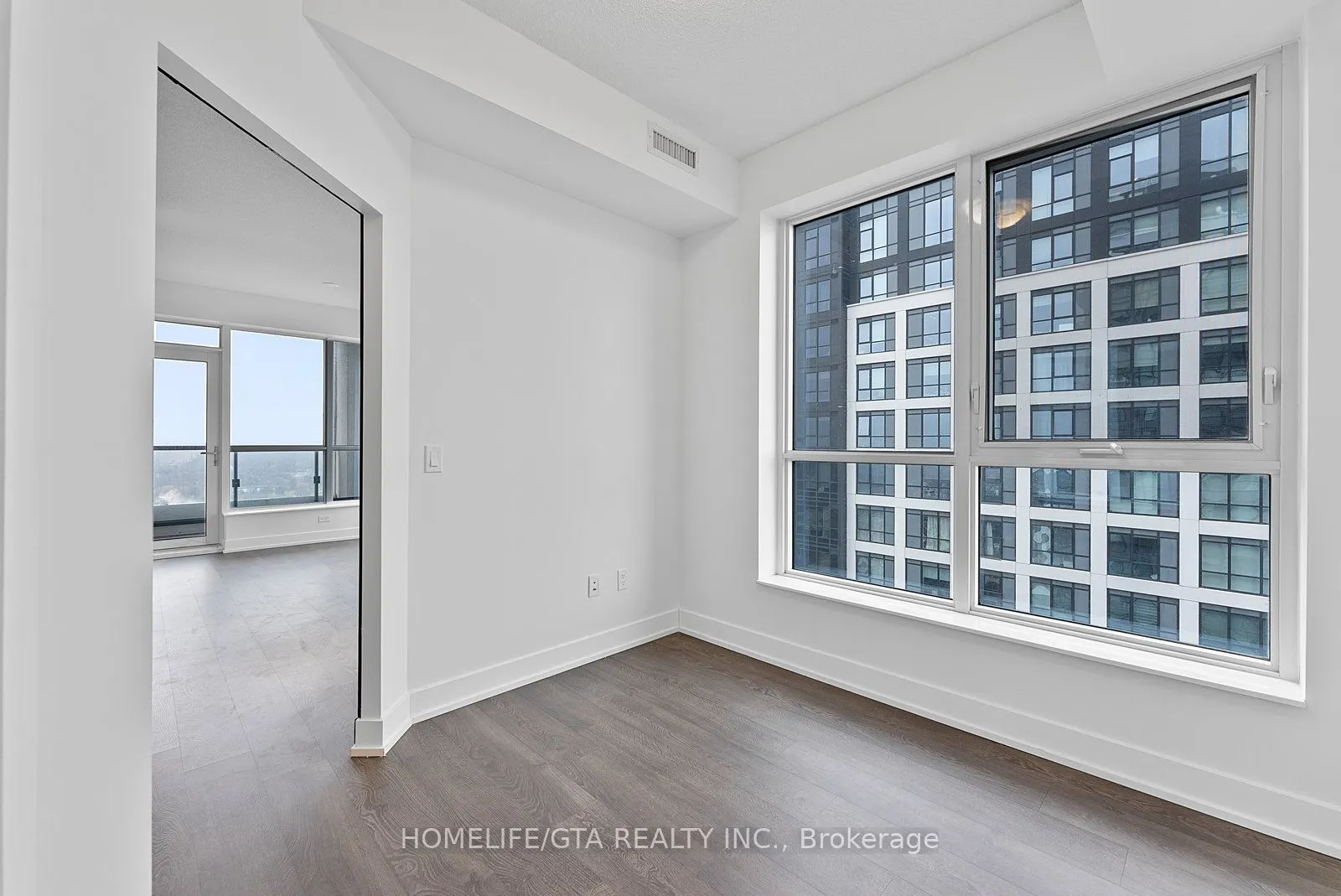 7 Mabelle Avenue, #4004