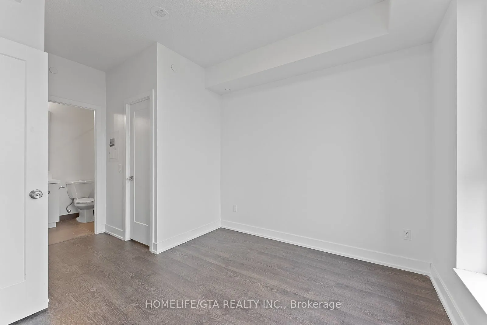 7 Mabelle Avenue, #4004