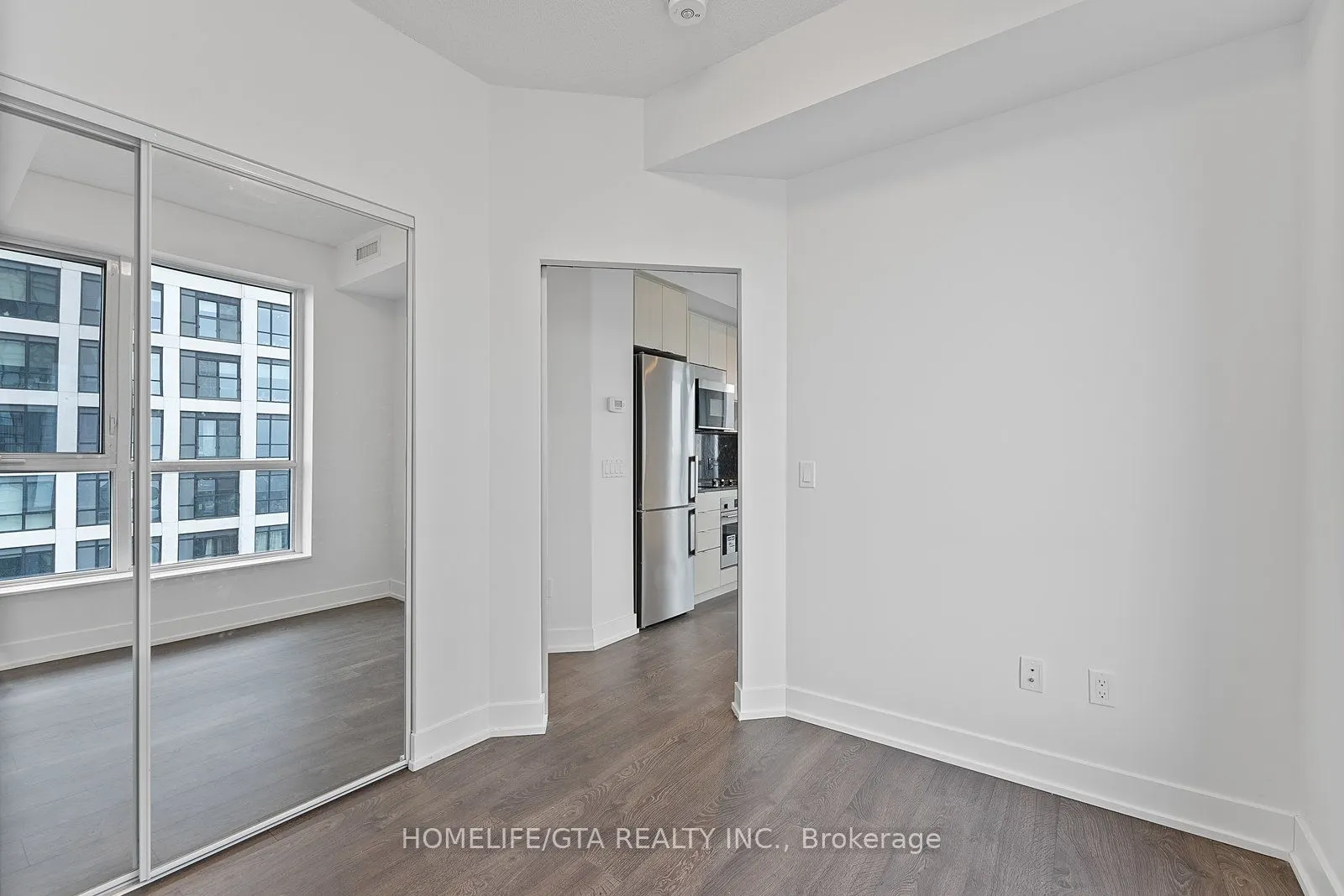 7 Mabelle Avenue, #4004