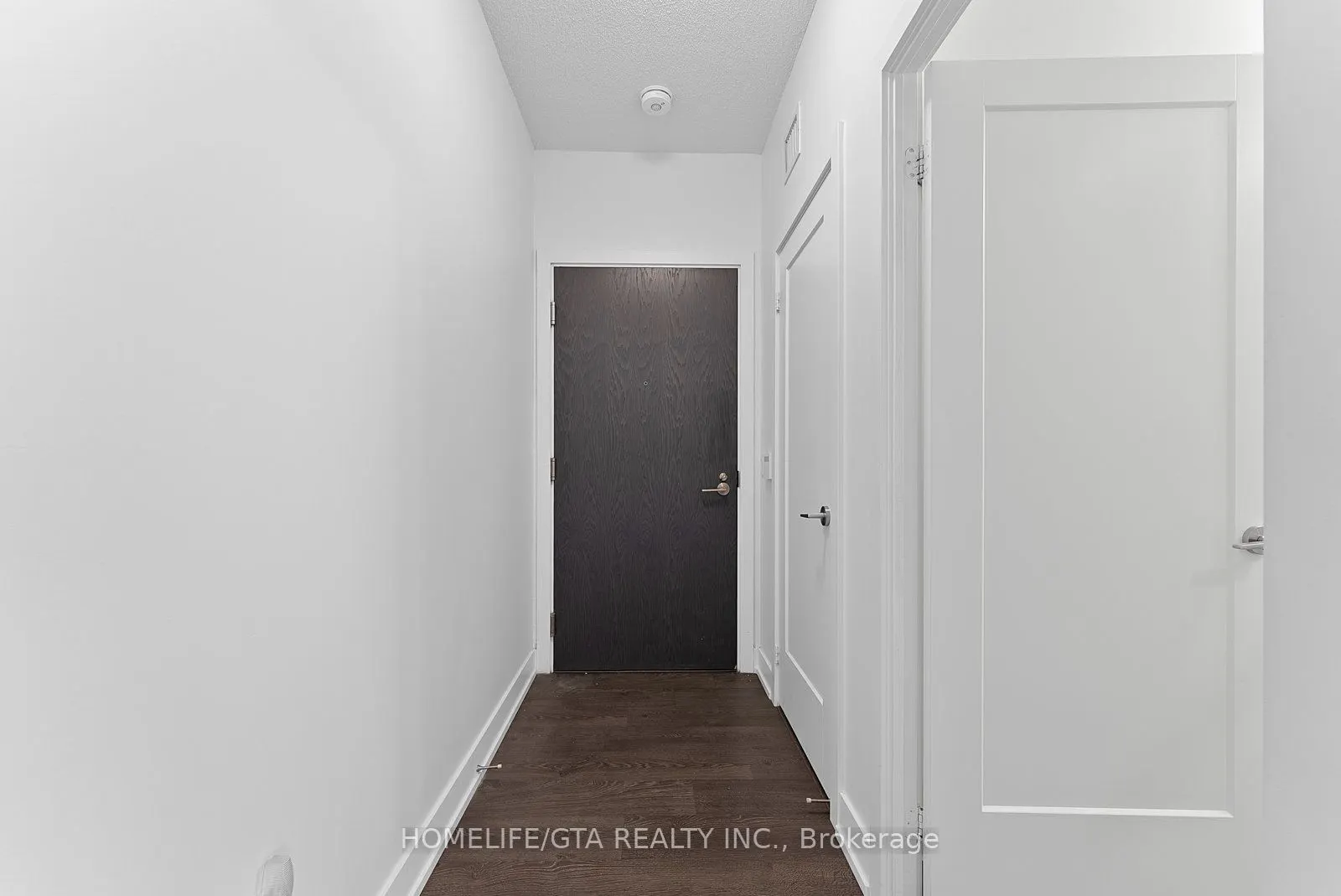 7 Mabelle Avenue, #4004