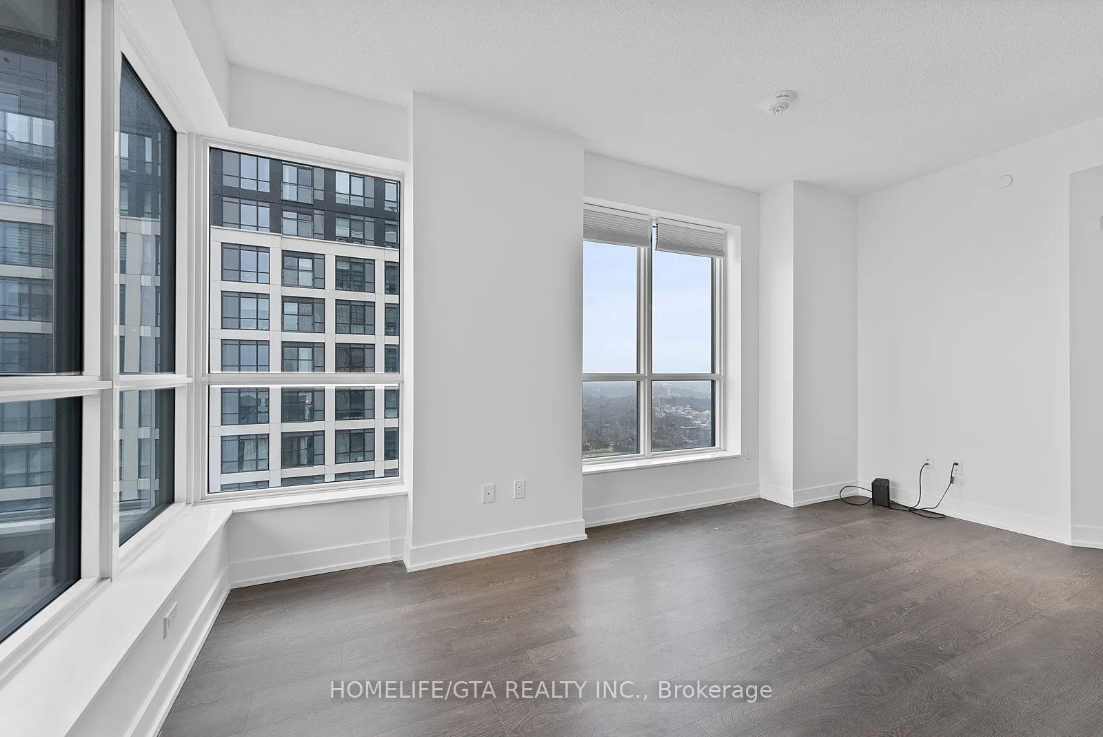 7 Mabelle Avenue, #4004