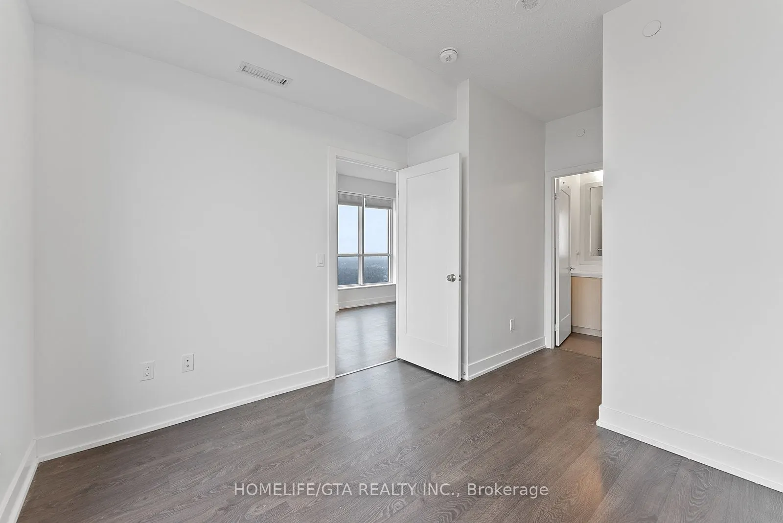 7 Mabelle Avenue, #4004