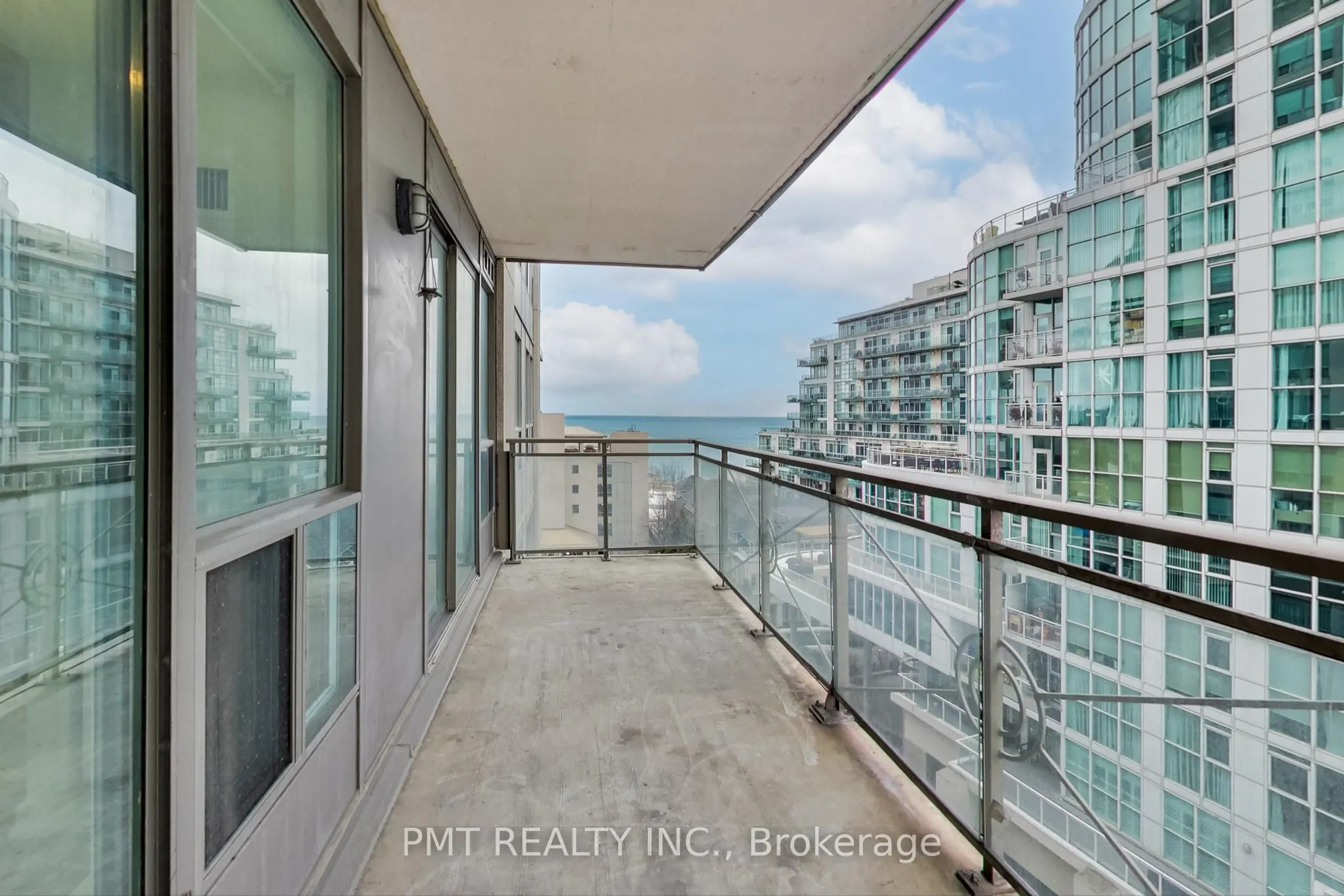 88 Palace Pier Court, #806