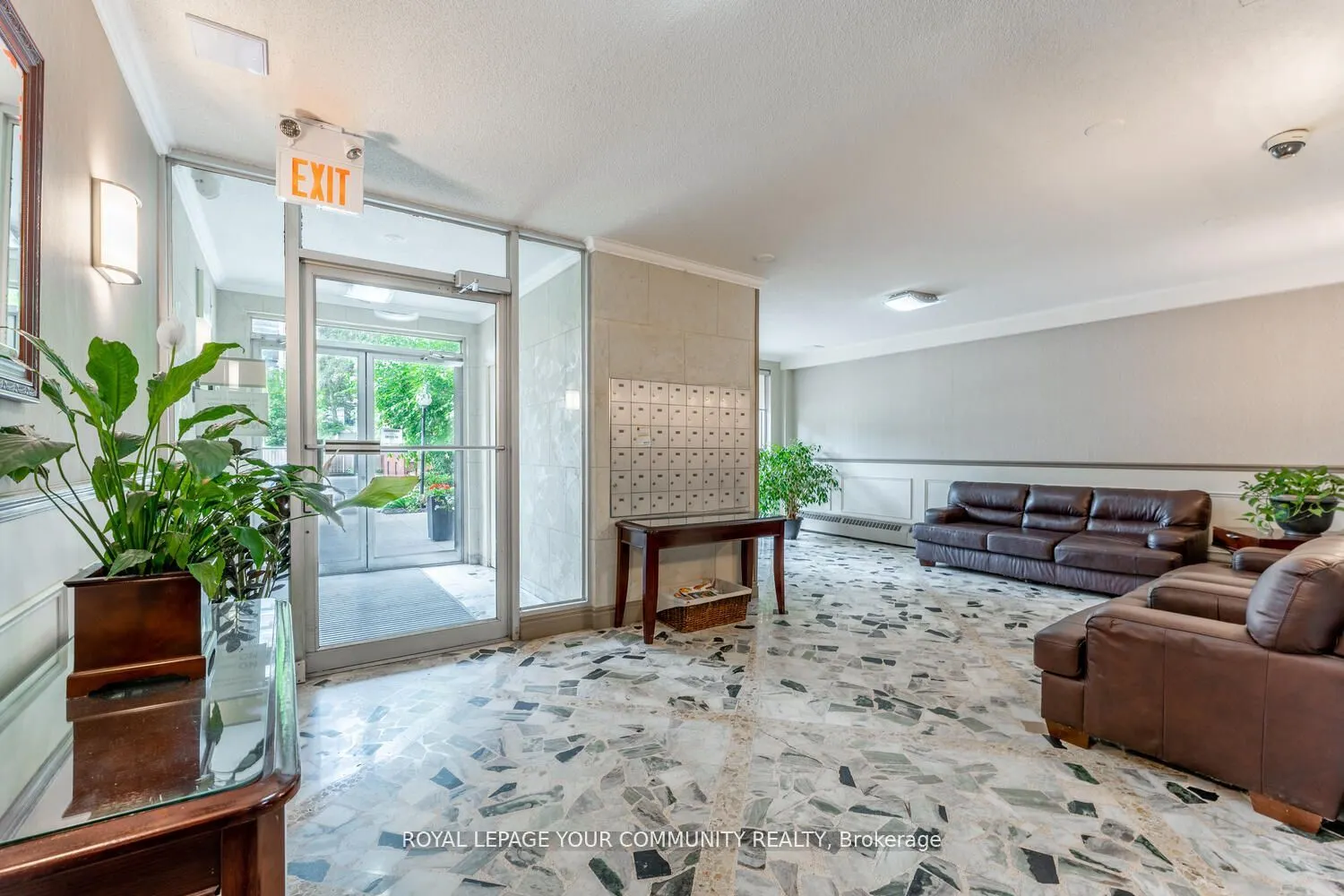15 Elizabeth Street N #704