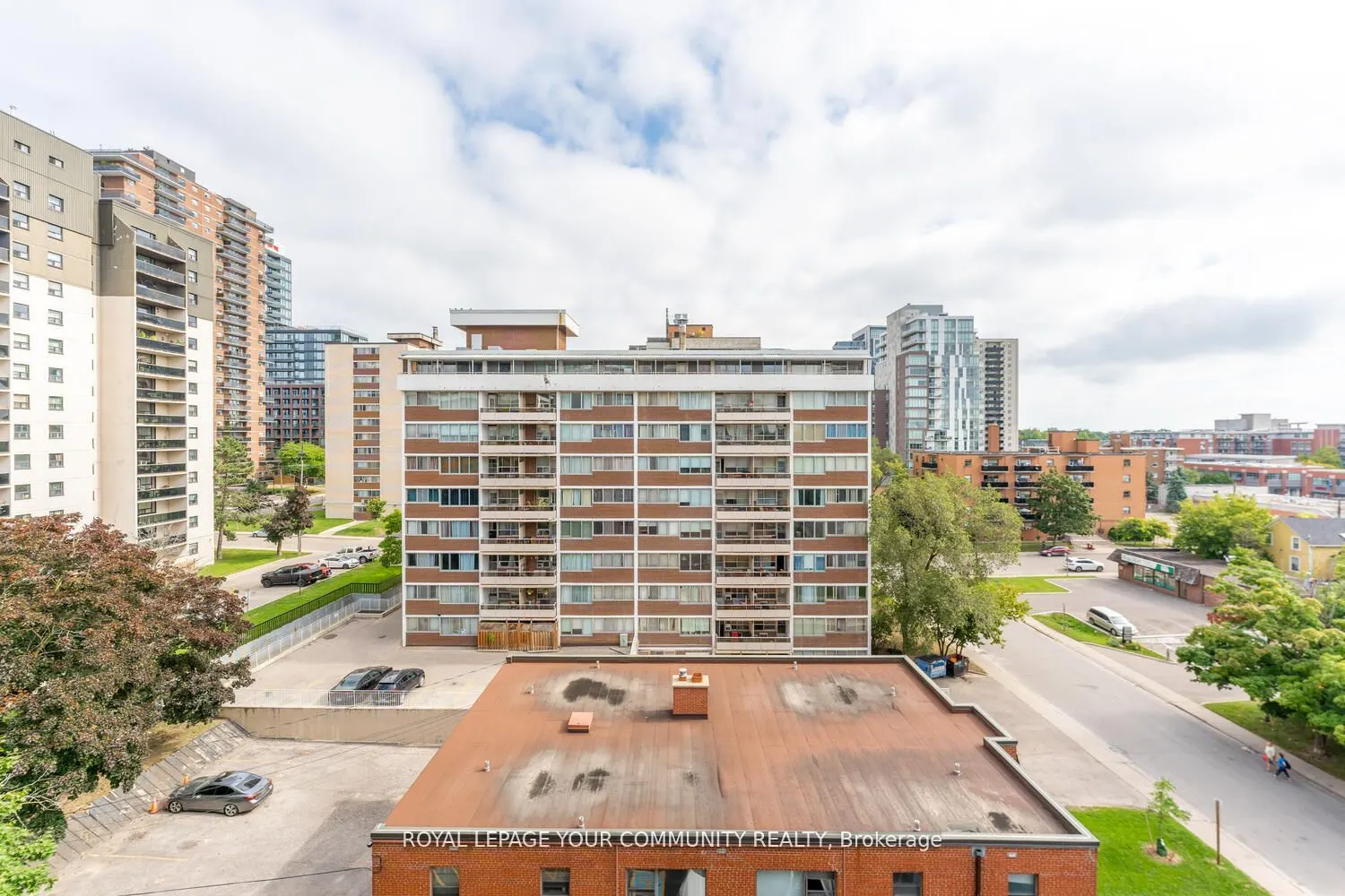 15 Elizabeth Street N #704