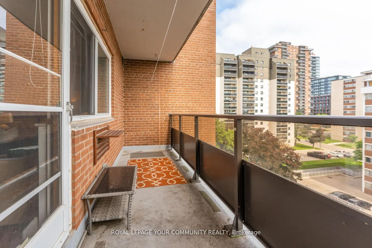 15 Elizabeth Street N #704