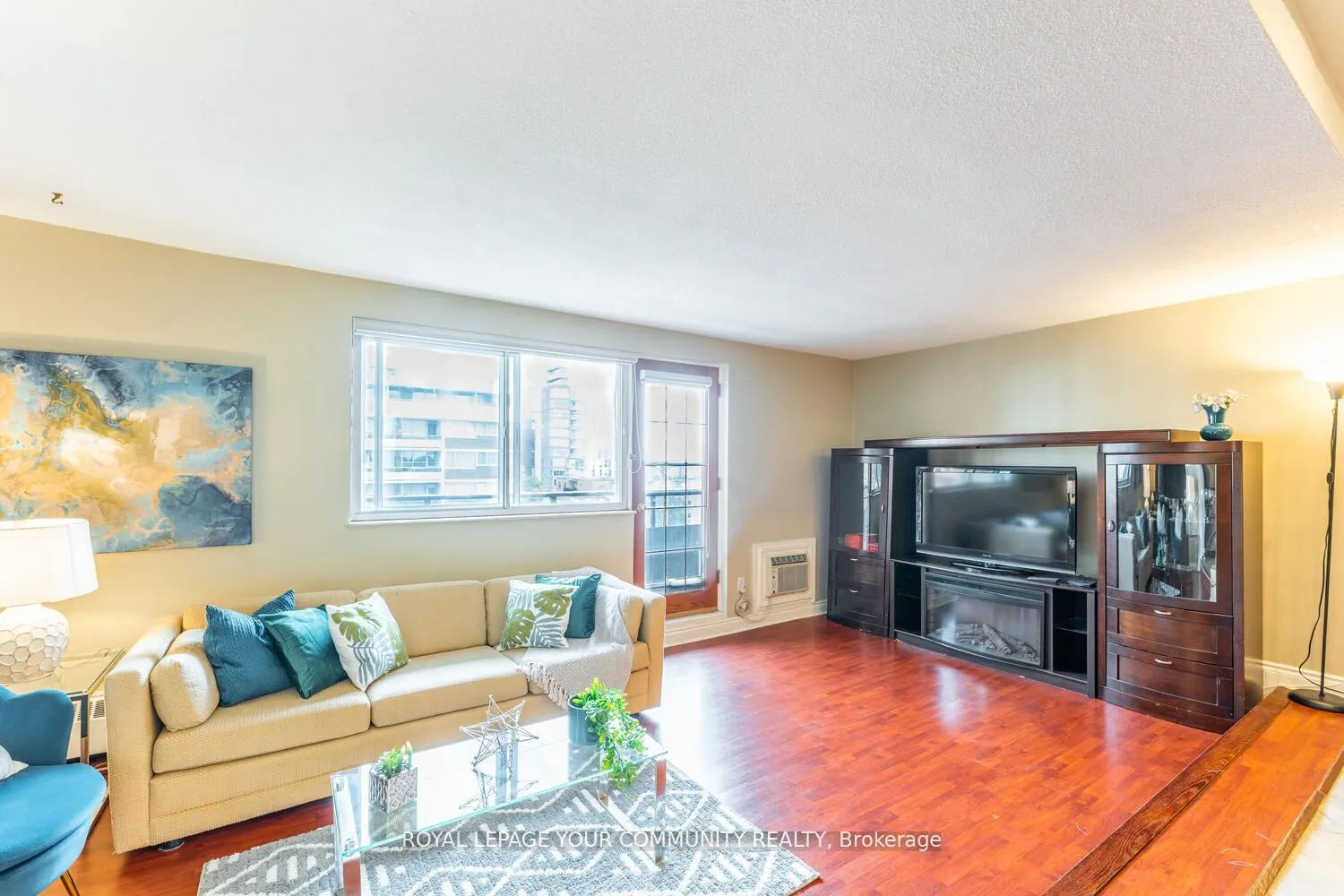 15 Elizabeth Street N #704