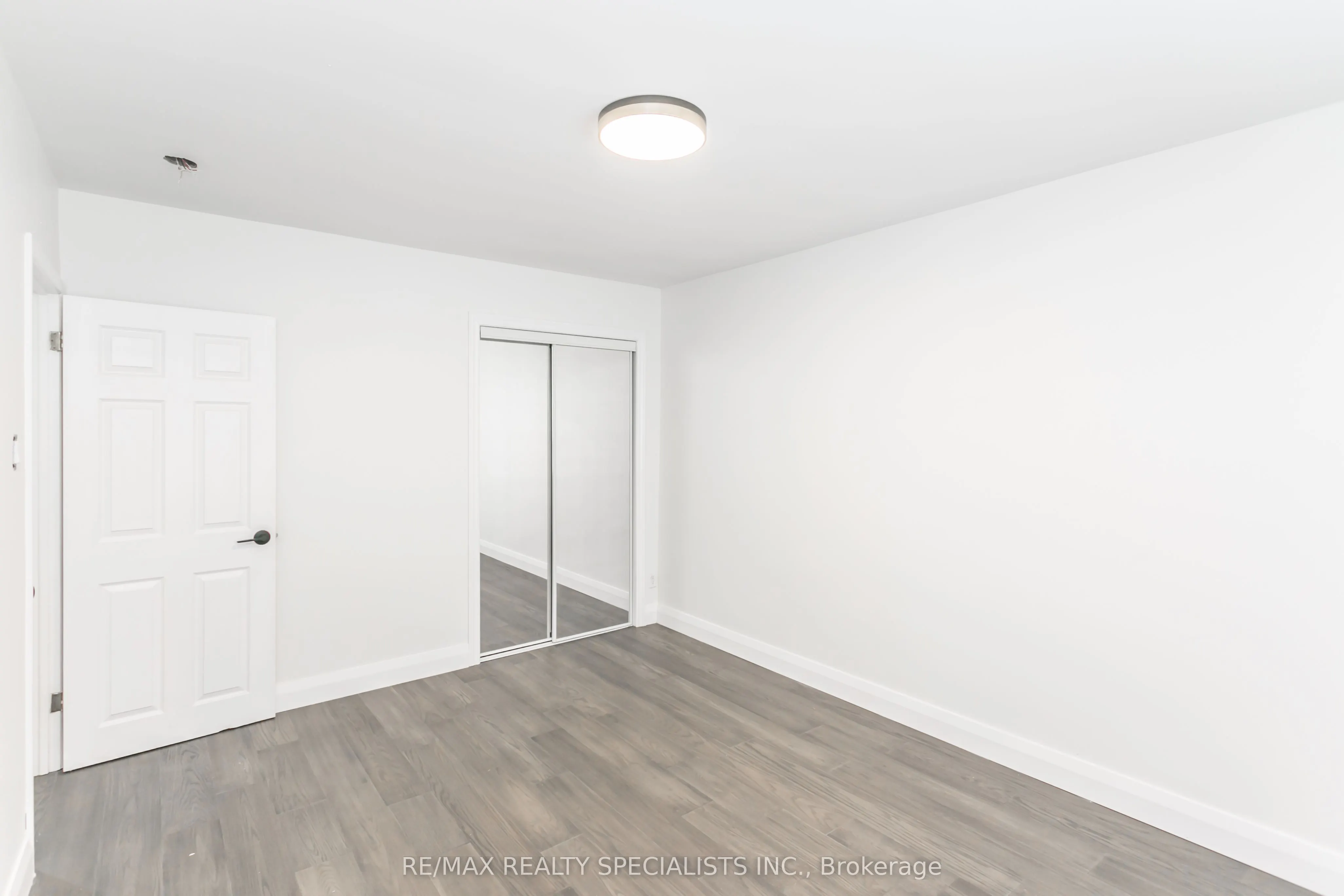 8 Giltspur Drive