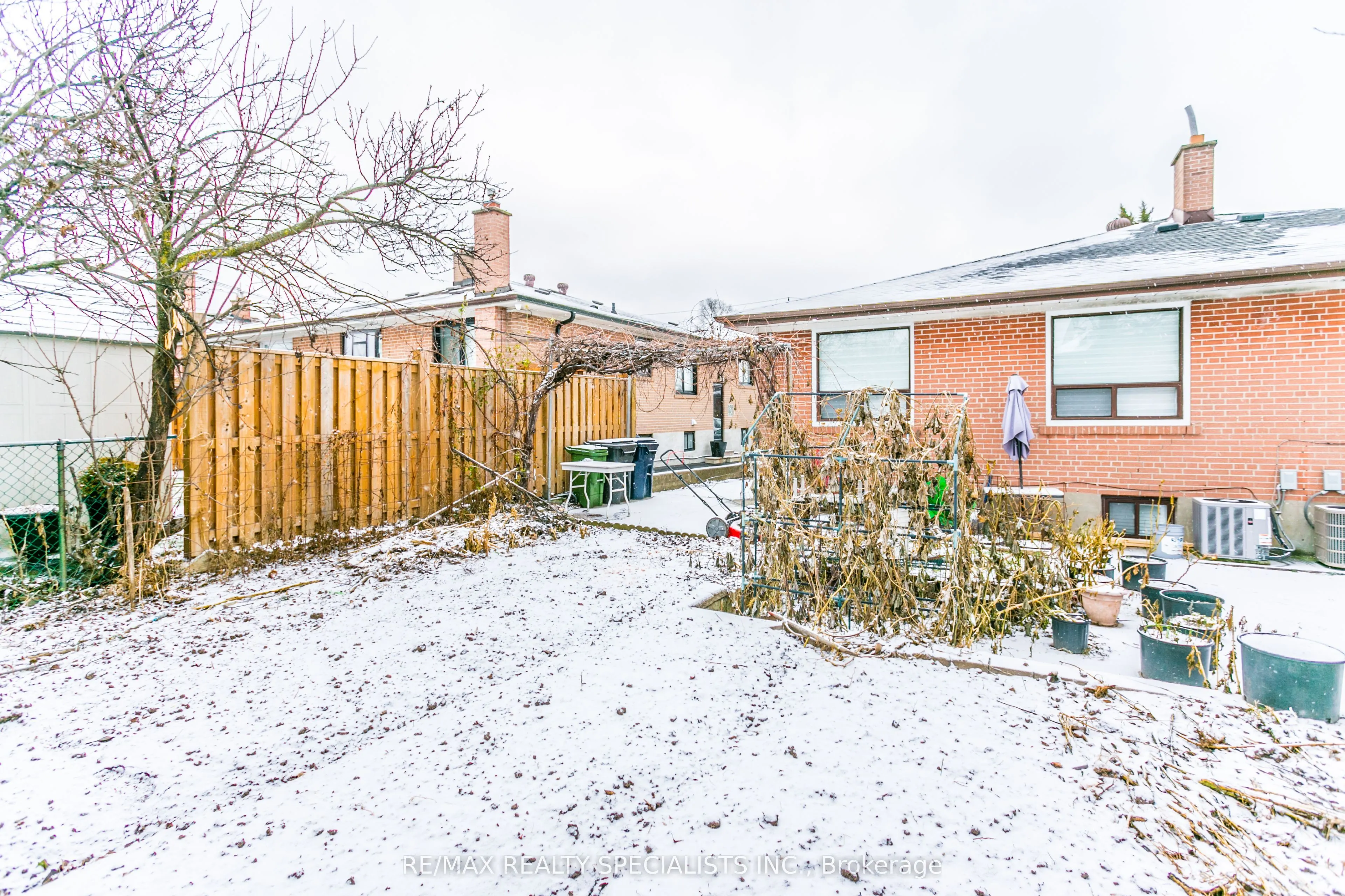 8 Giltspur Drive