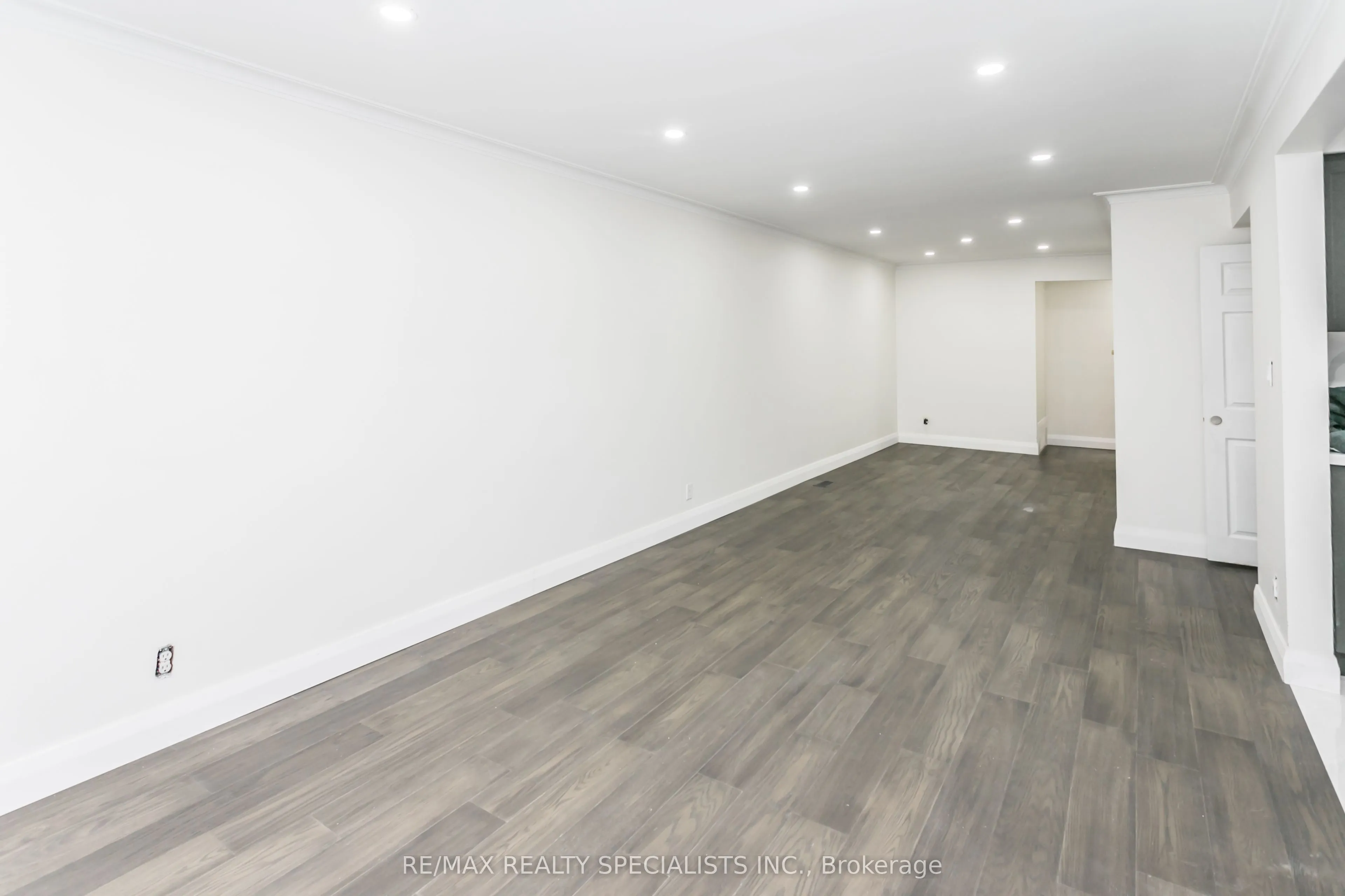 8 Giltspur Drive