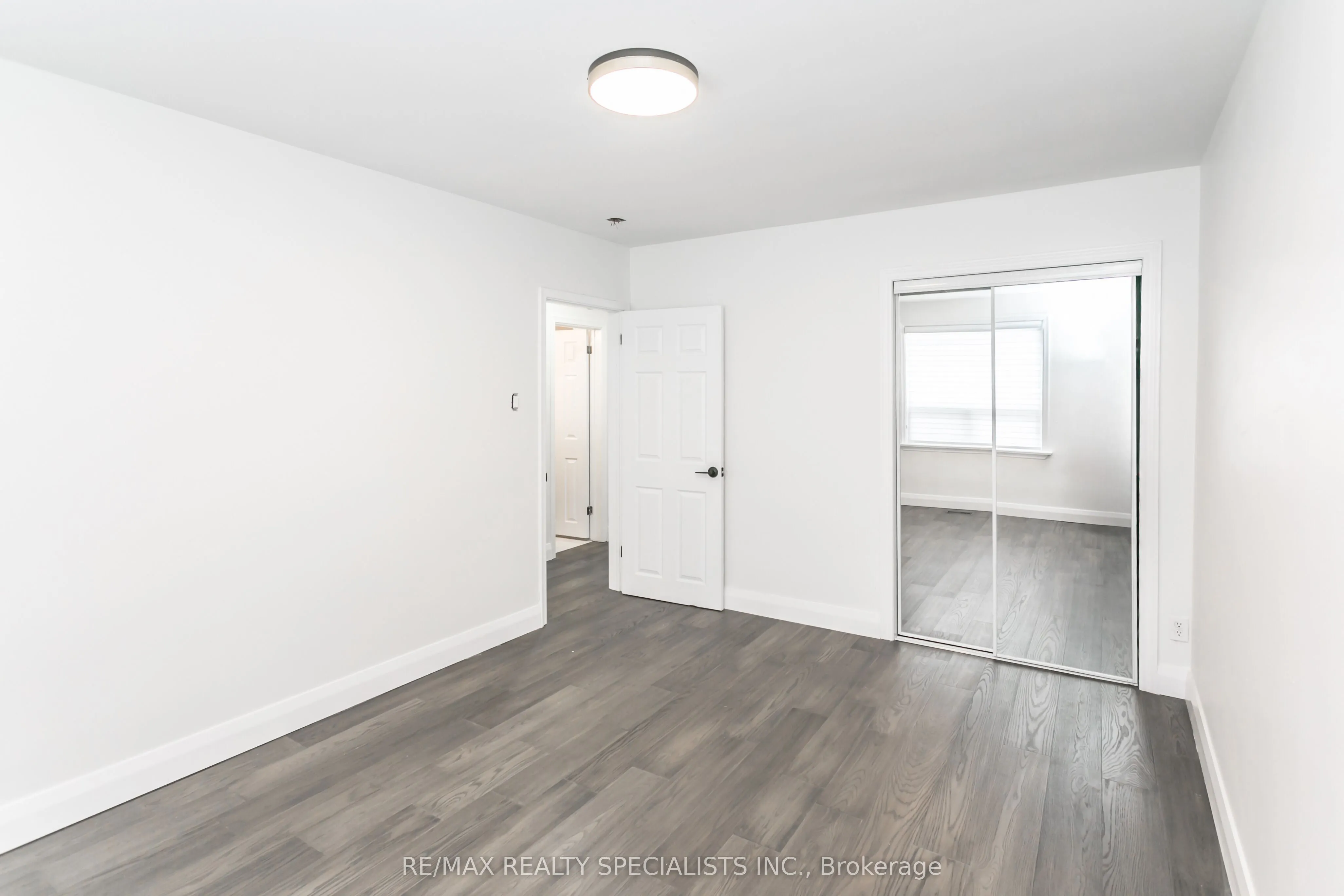 8 Giltspur Drive