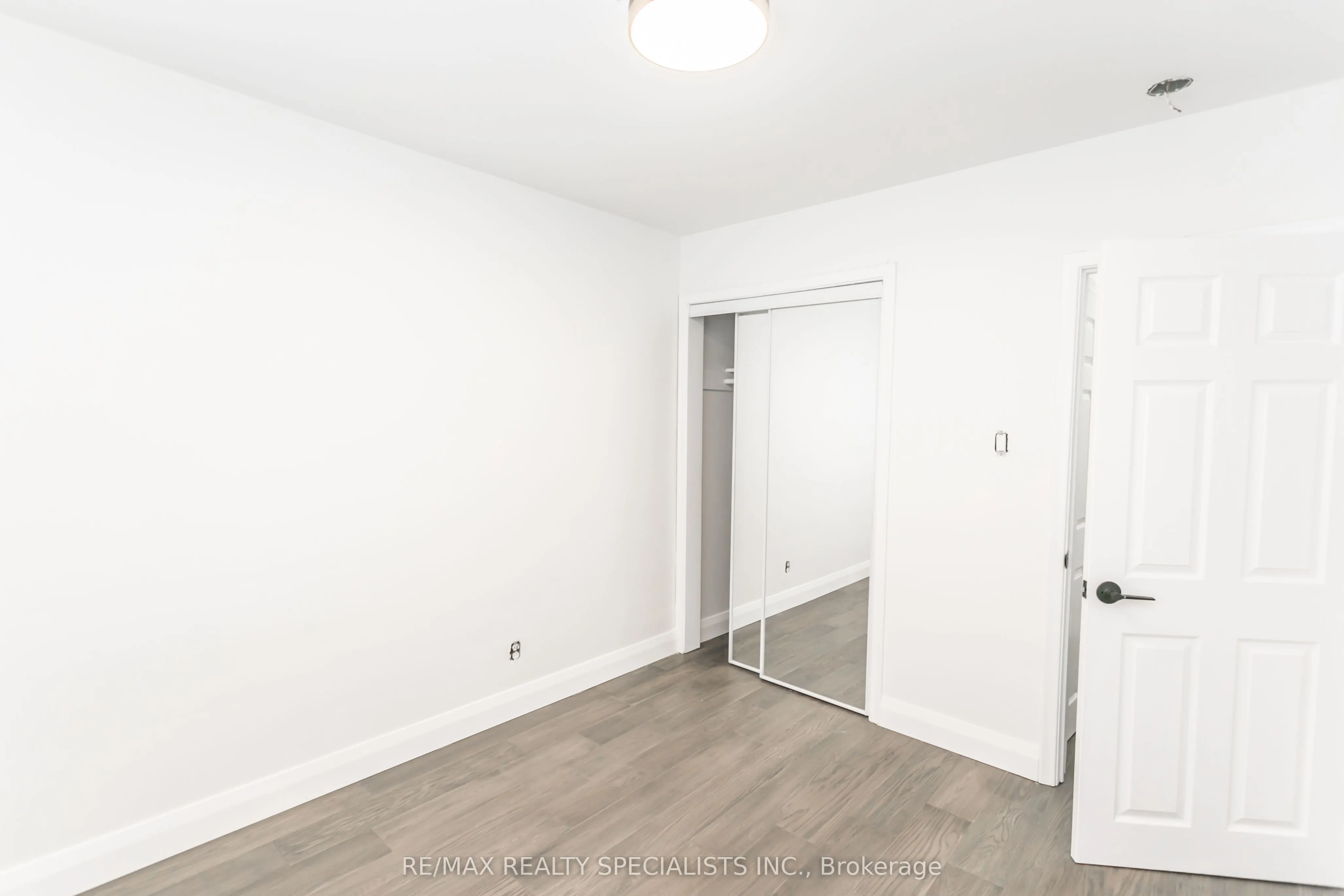 8 Giltspur Drive