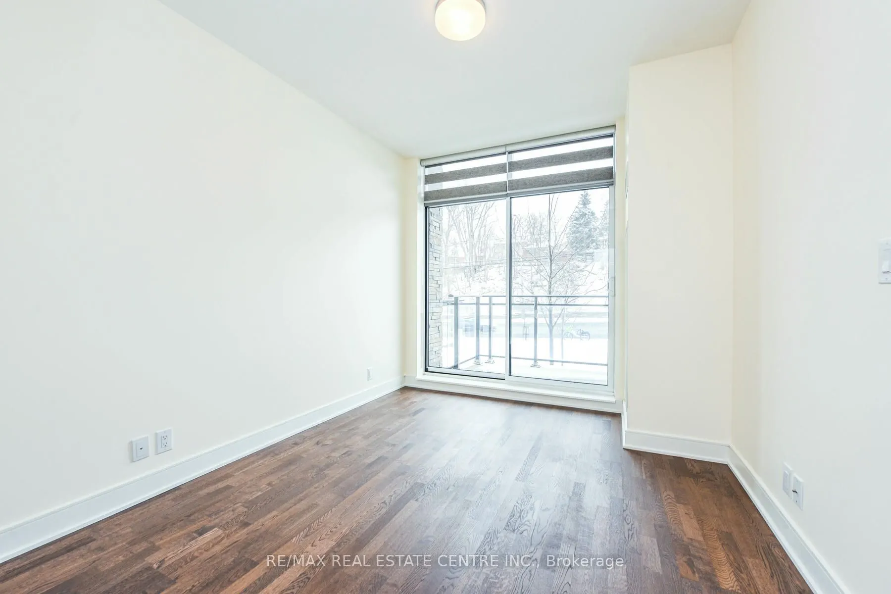 1575 Lakeshore Road W, #G28