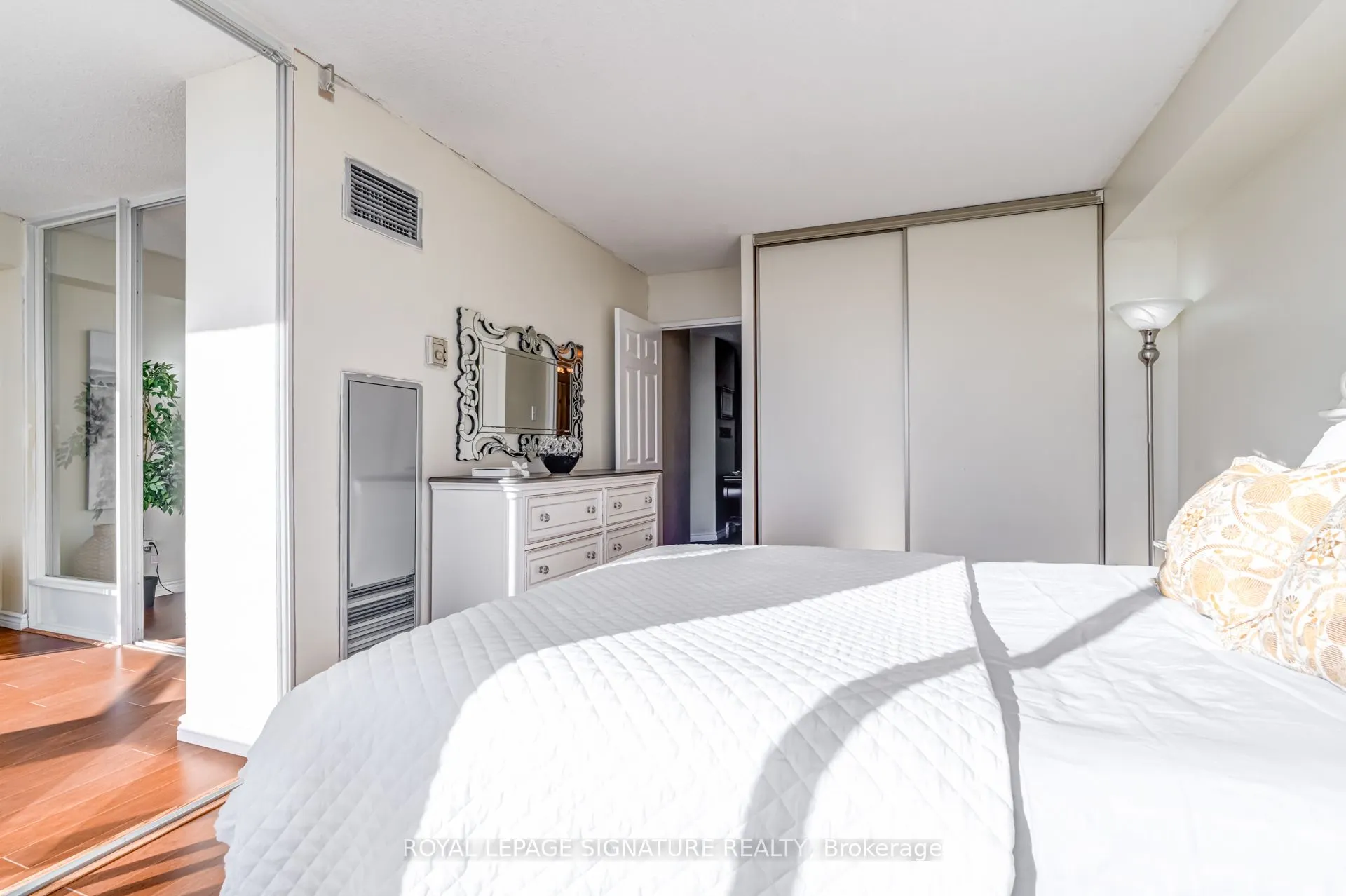 26 Hanover Road, #904