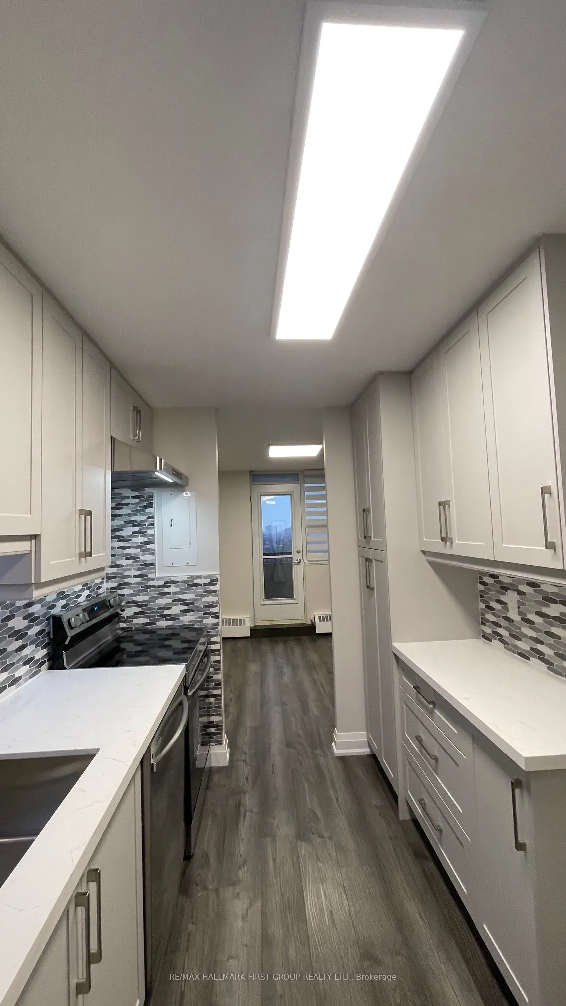 541 Blackthorn Avenue, #1109