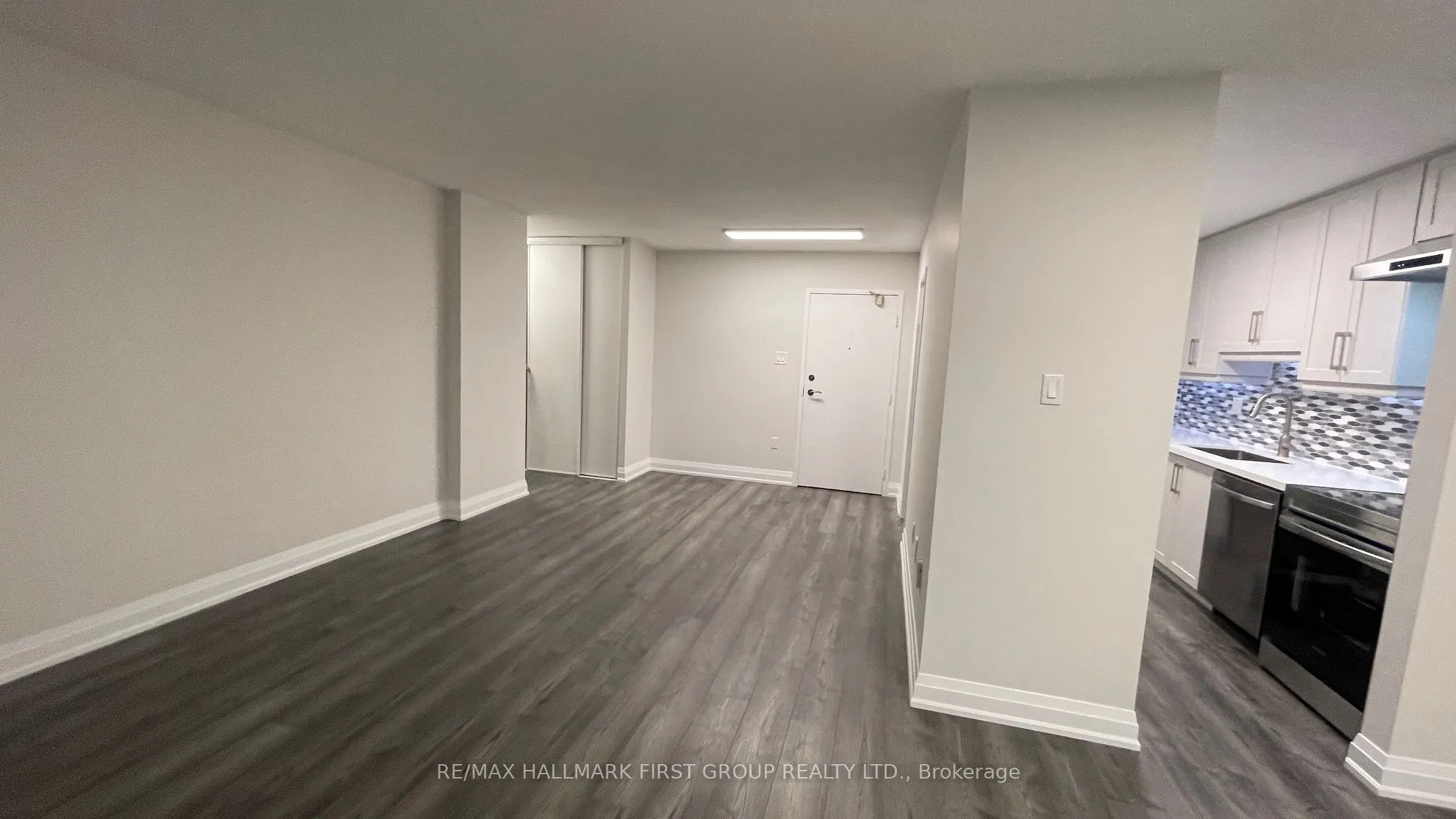 541 Blackthorn Avenue, #1109