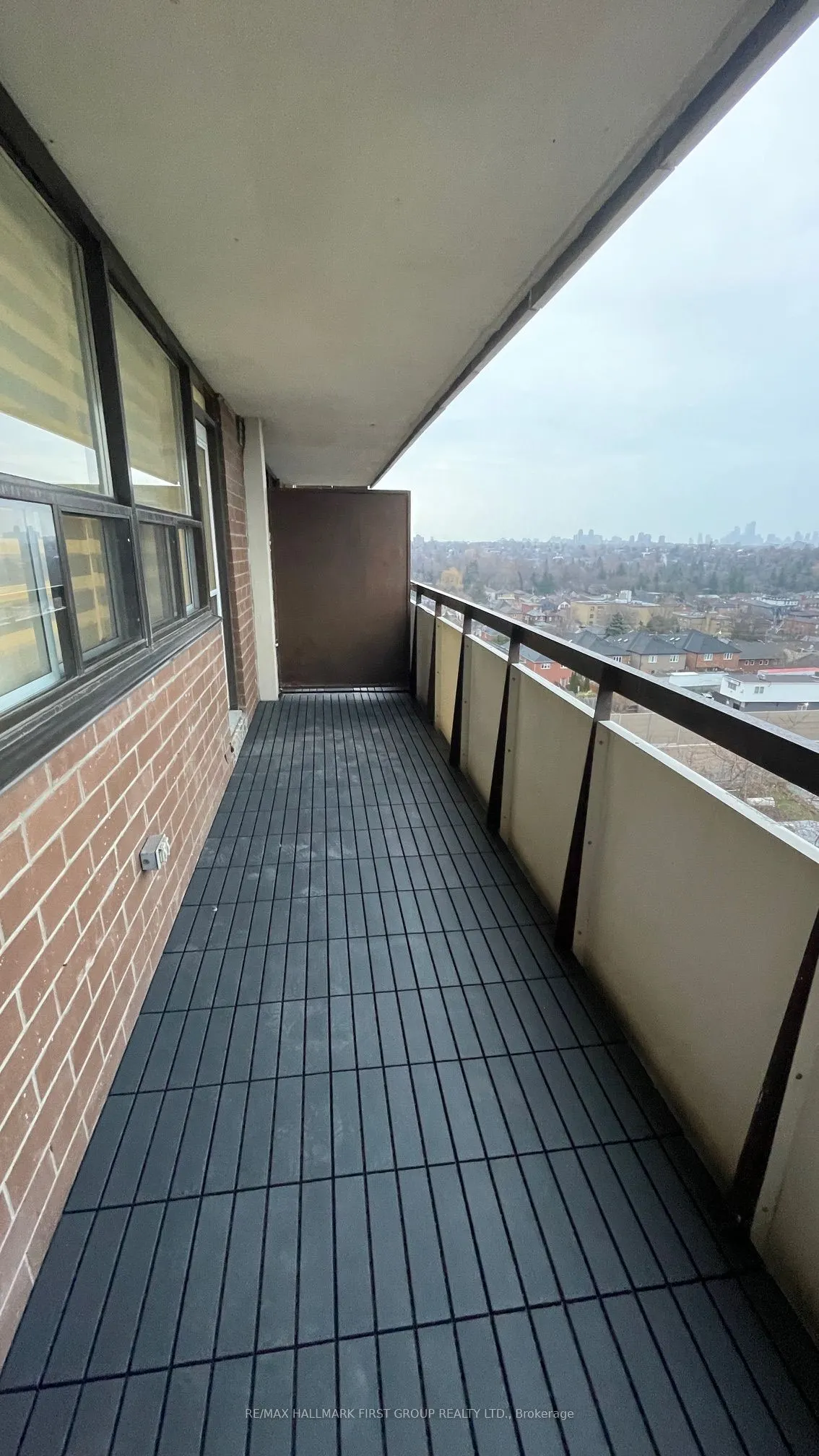 541 Blackthorn Avenue, #1109