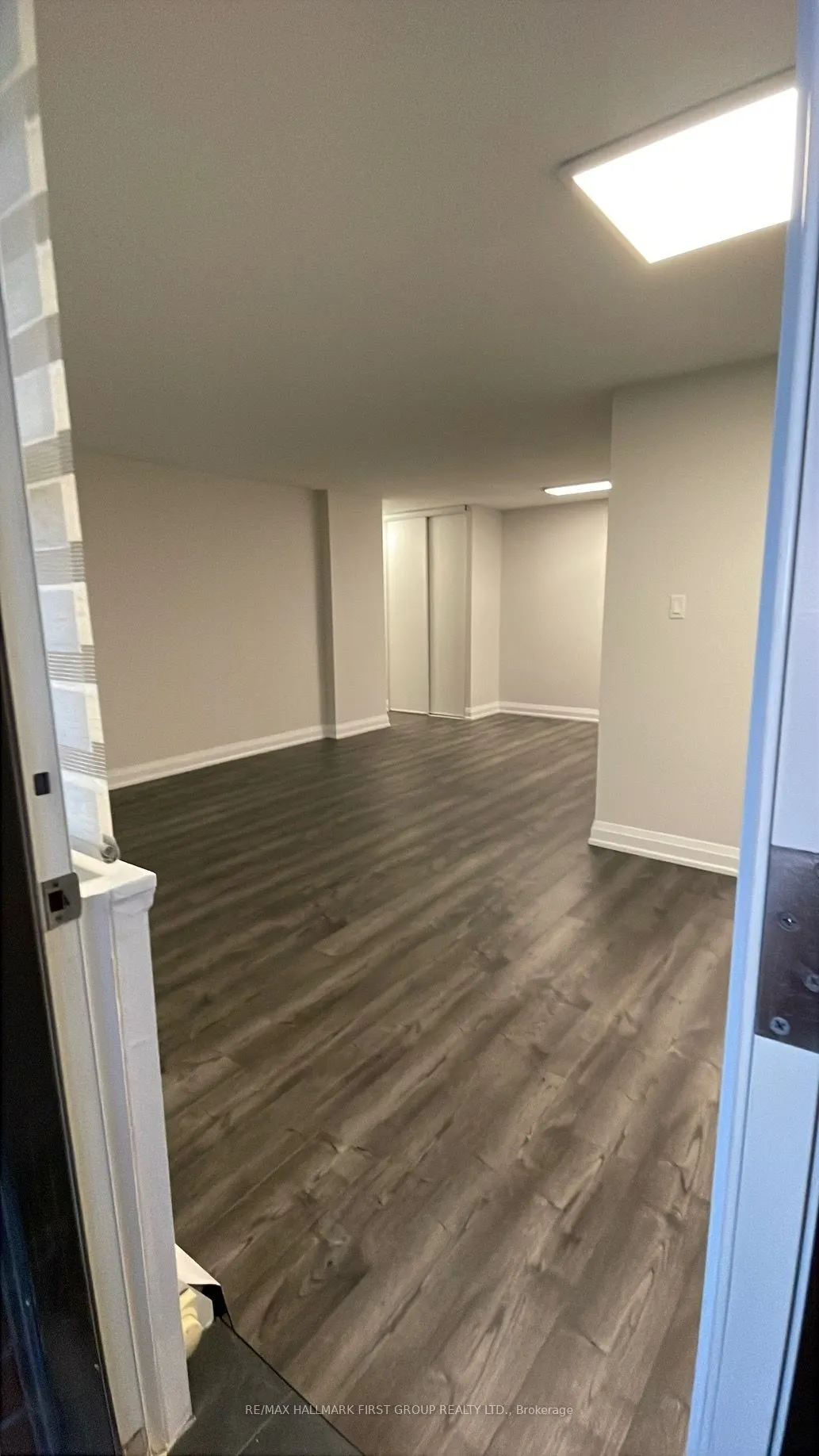 541 Blackthorn Avenue, #1109