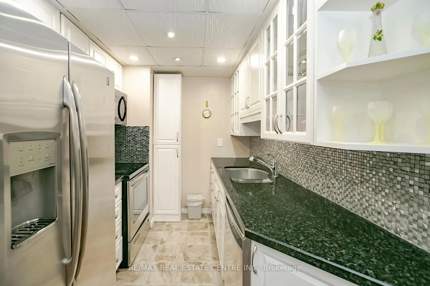 52 Carleton Place, #52