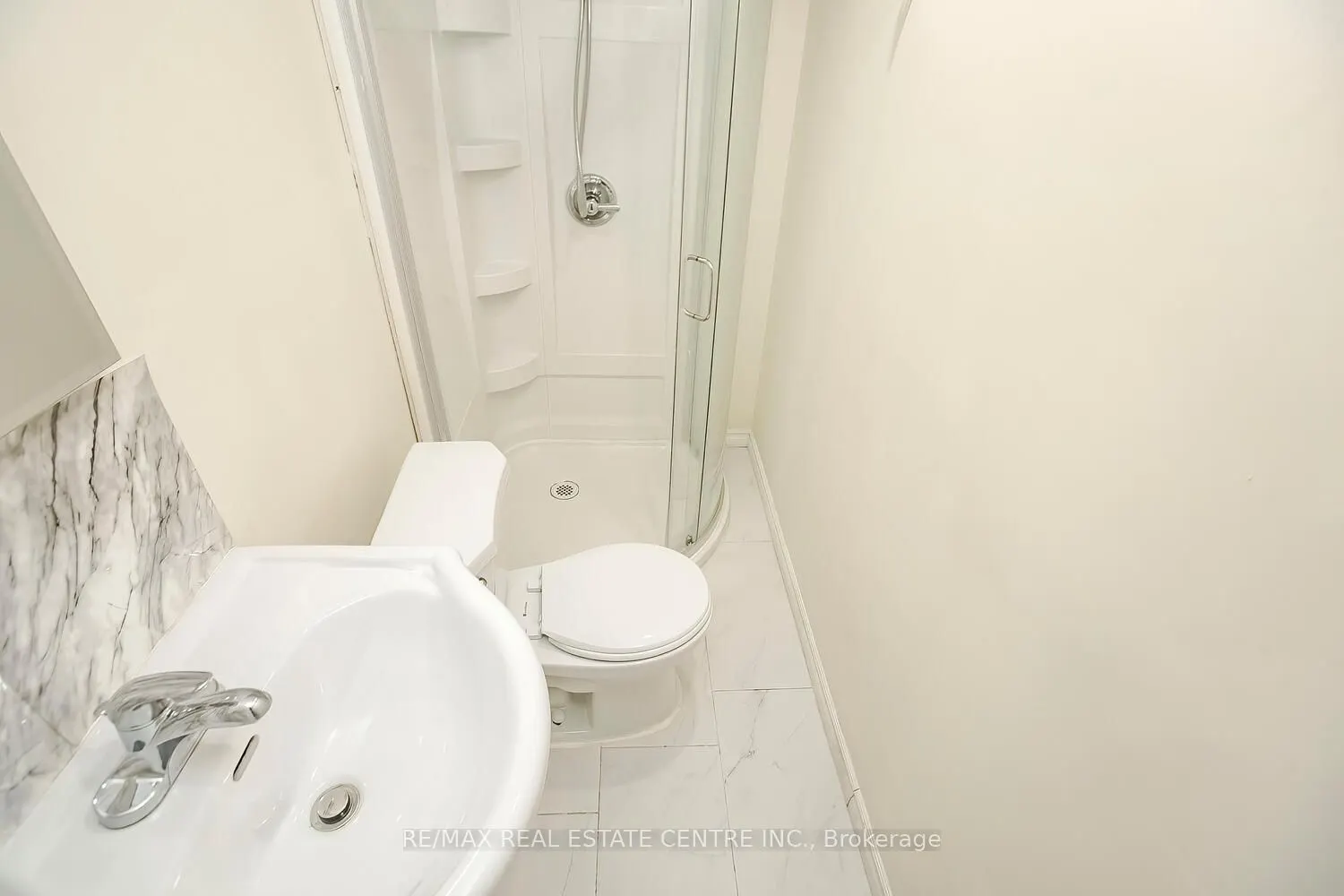 52 Carleton Place, #52