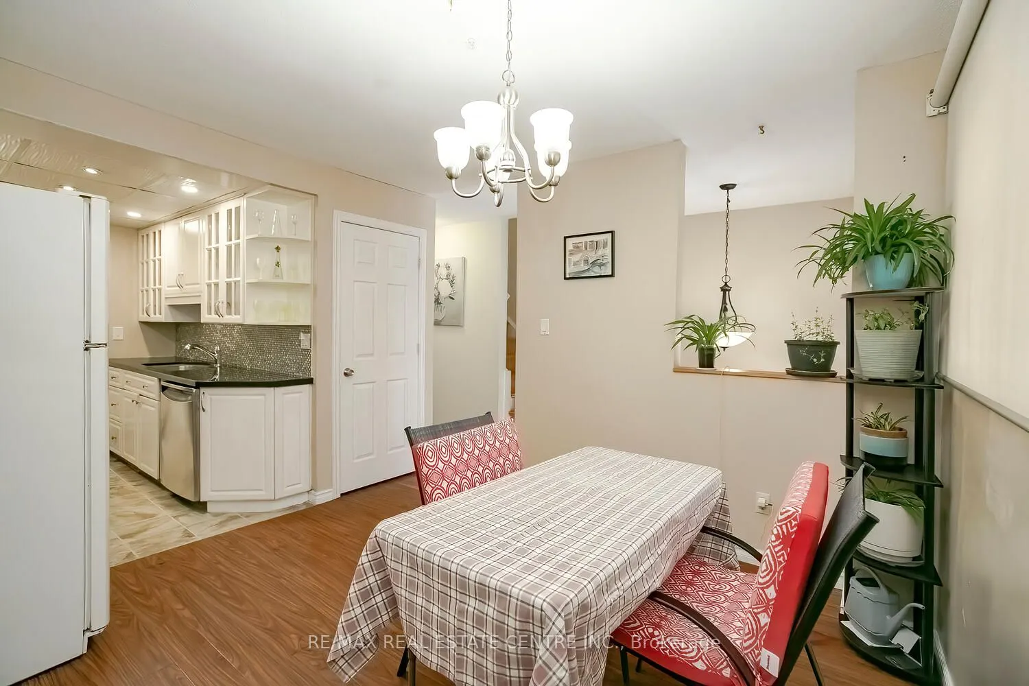 52 Carleton Place, #52
