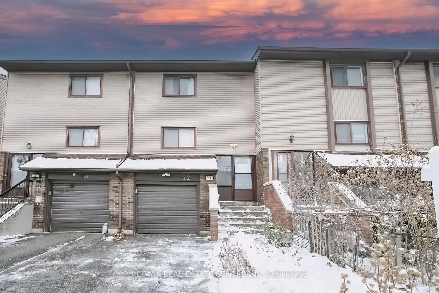 52 Carleton Place, #52