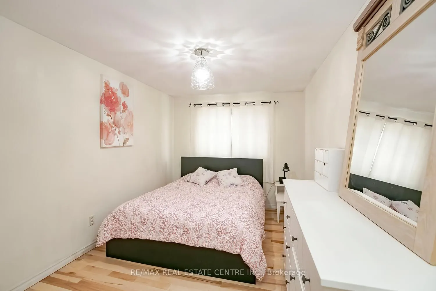 52 Carleton Place, #52