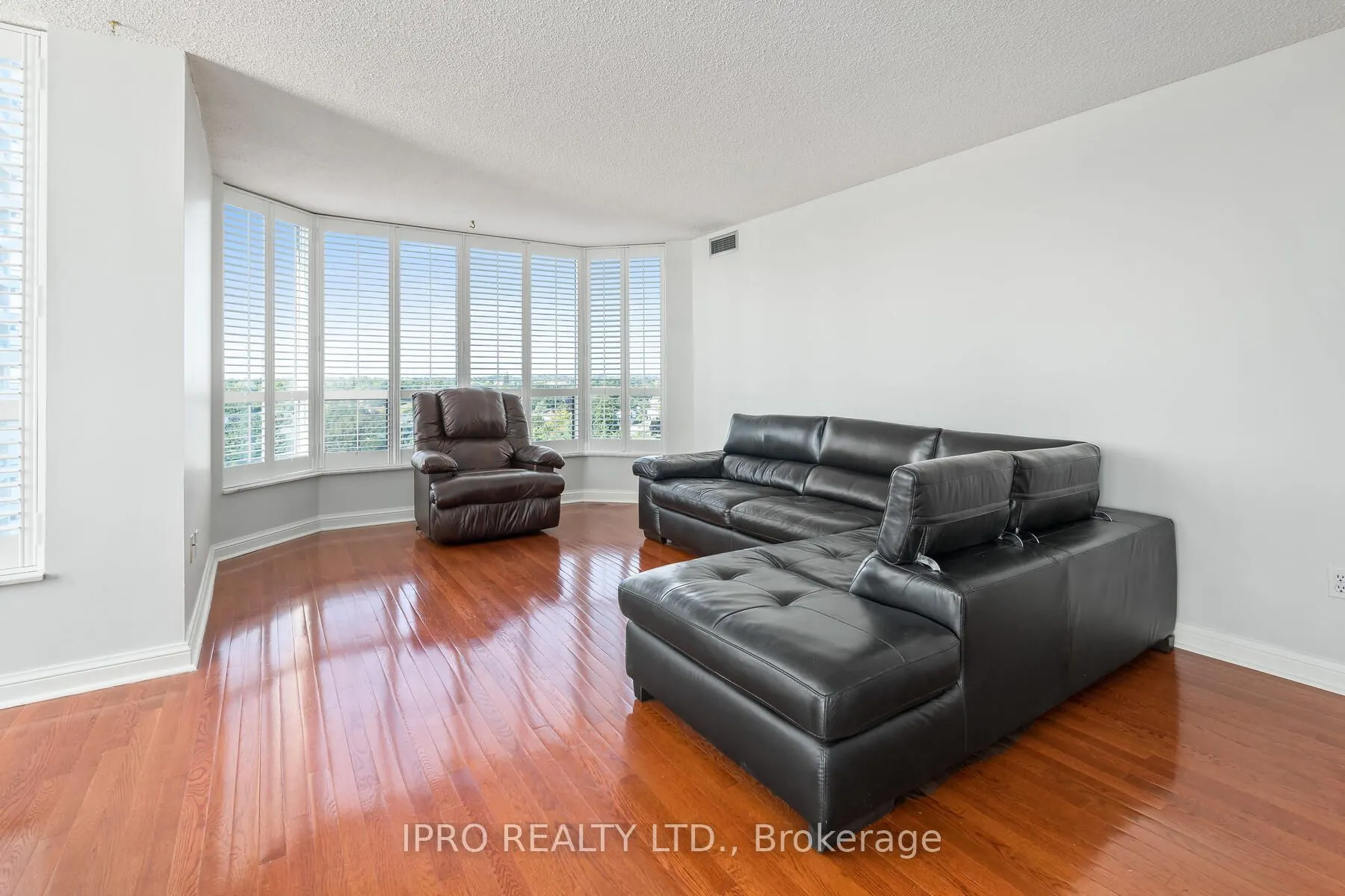 22 Hanover Road, #909
