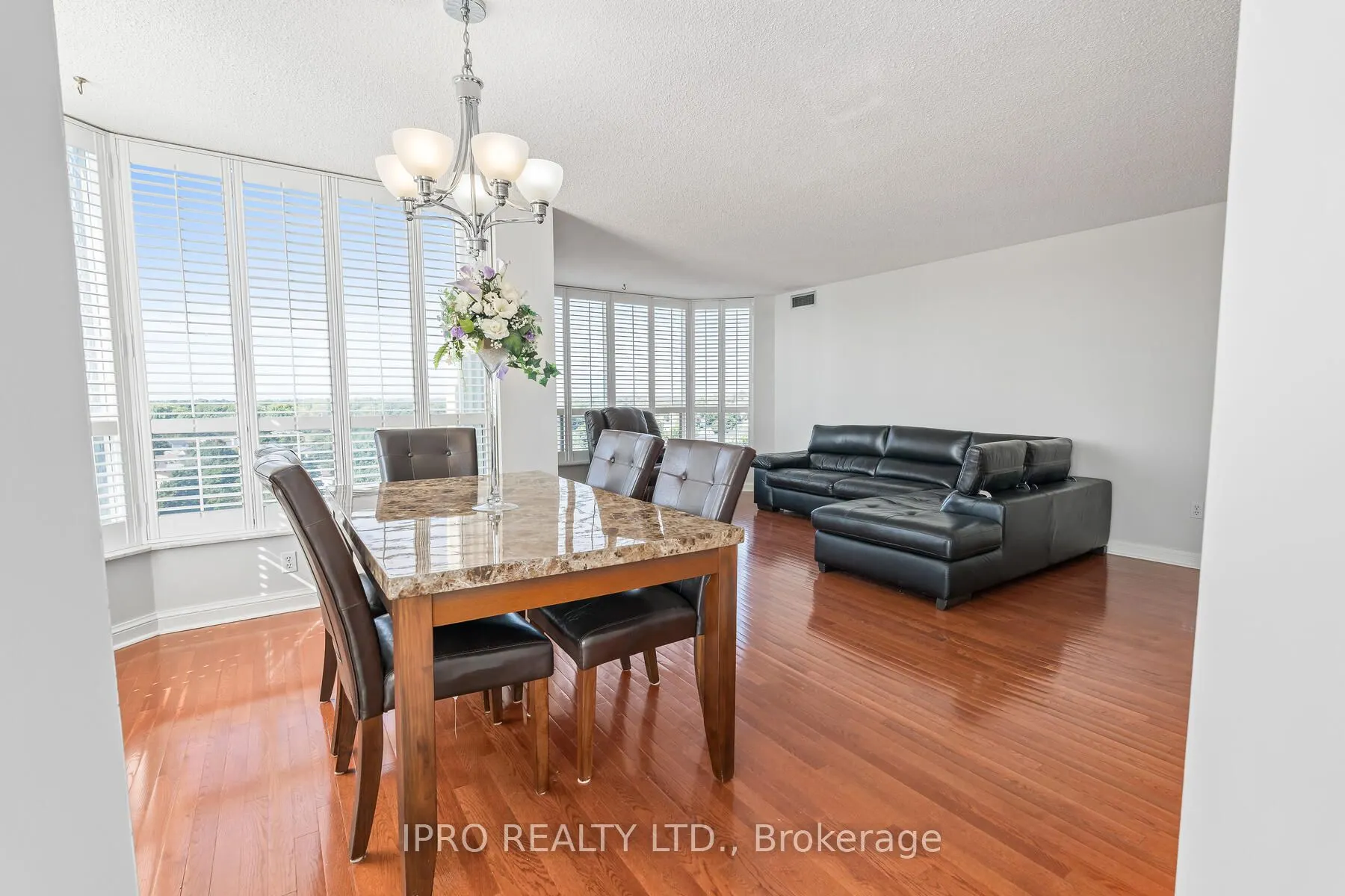 22 Hanover Road, #909