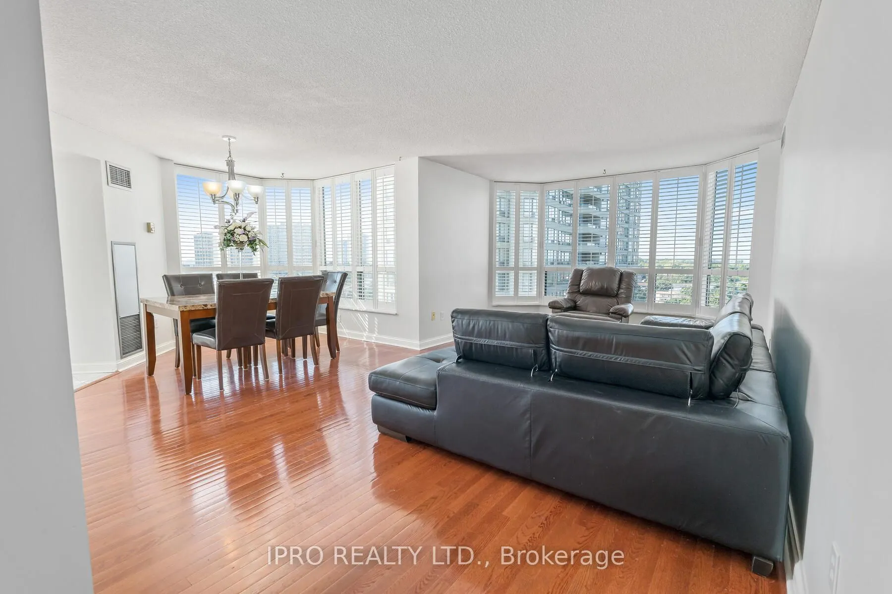 22 Hanover Road, #909