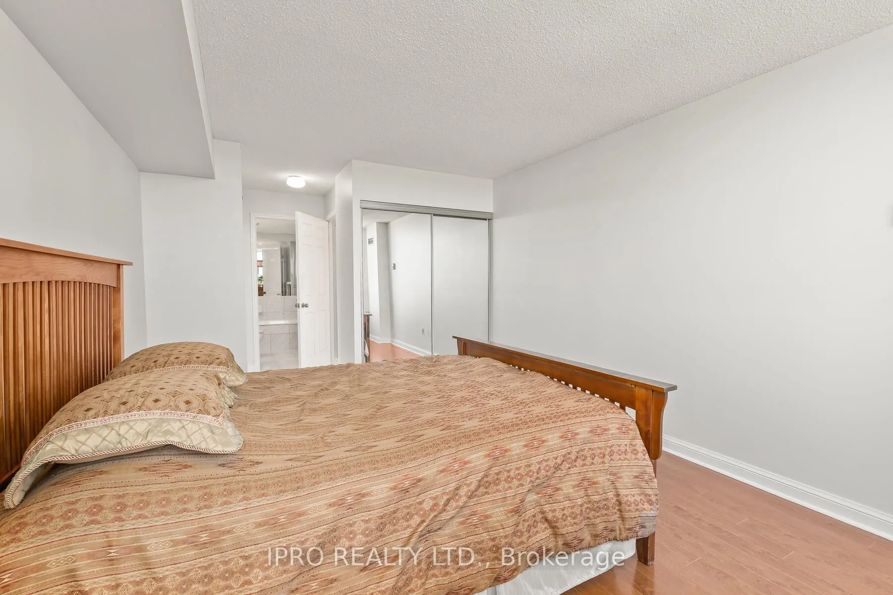 22 Hanover Road, #909