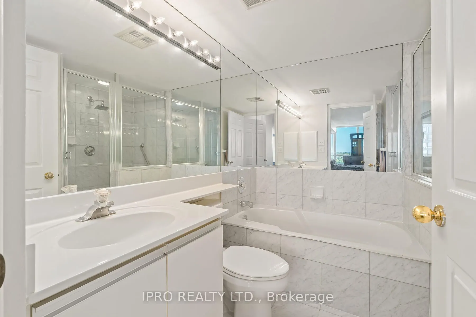 22 Hanover Road, #909