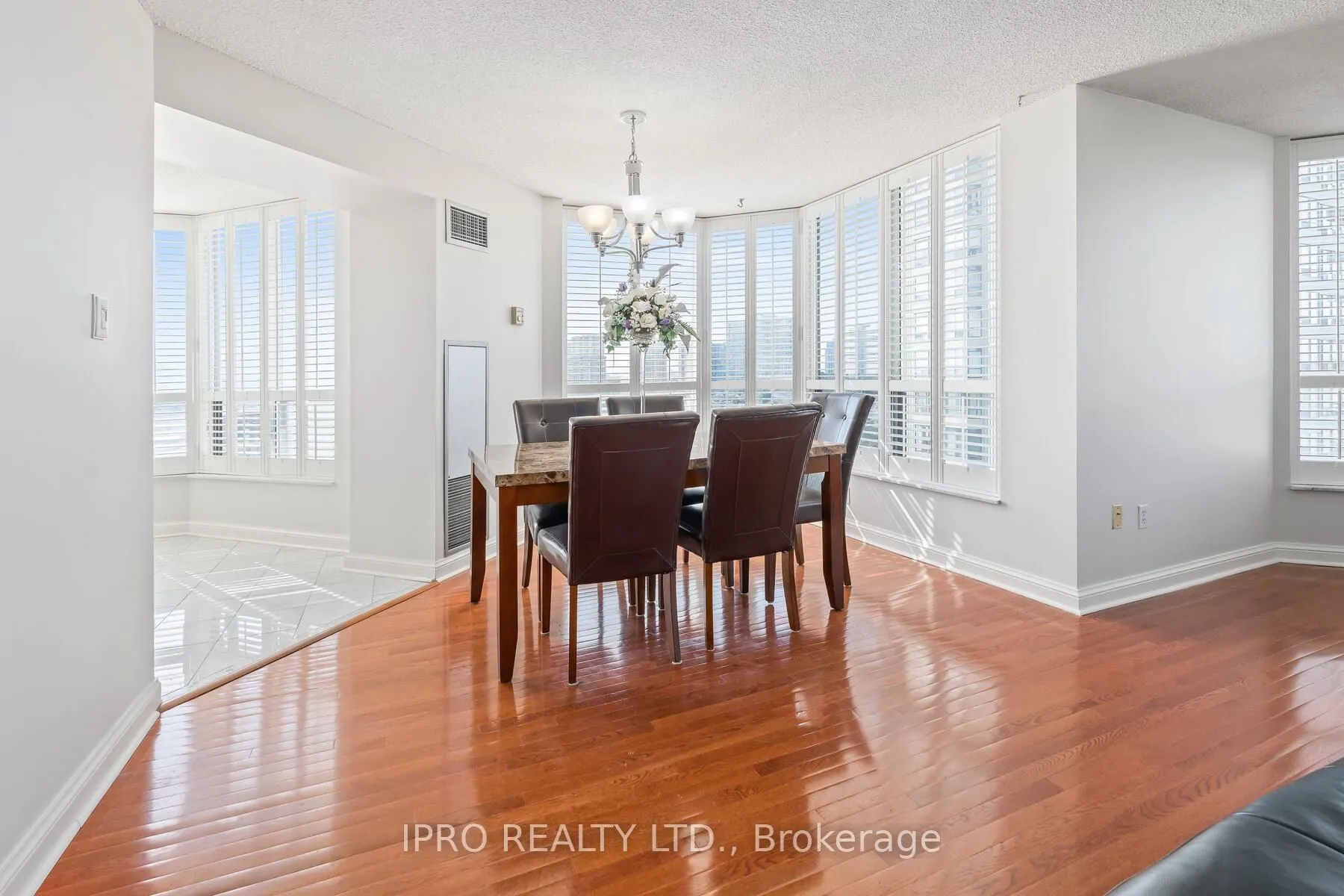 22 Hanover Road, #909