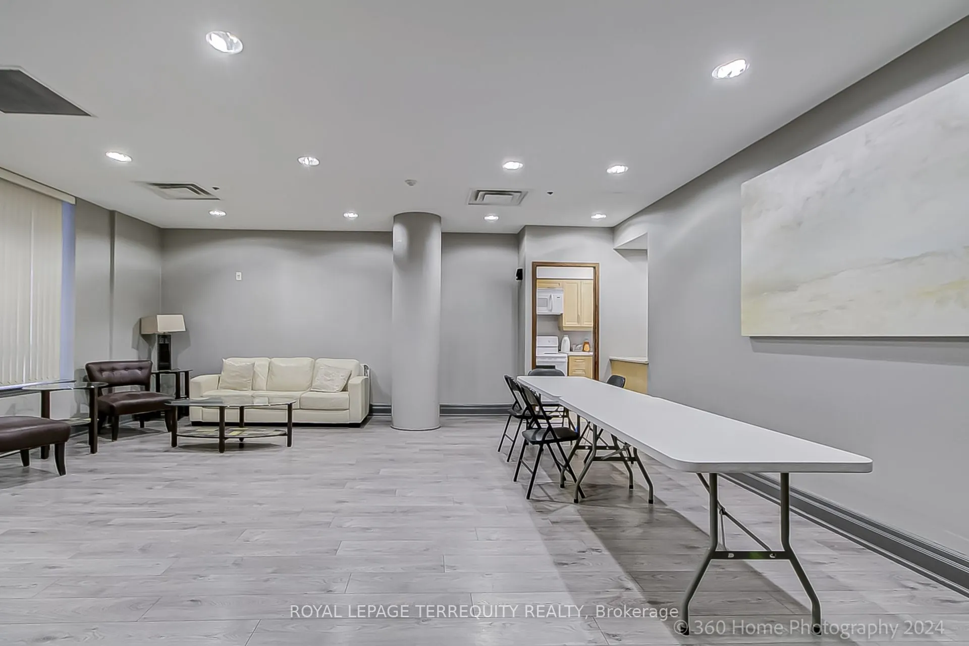 2772 Keele Street, #101