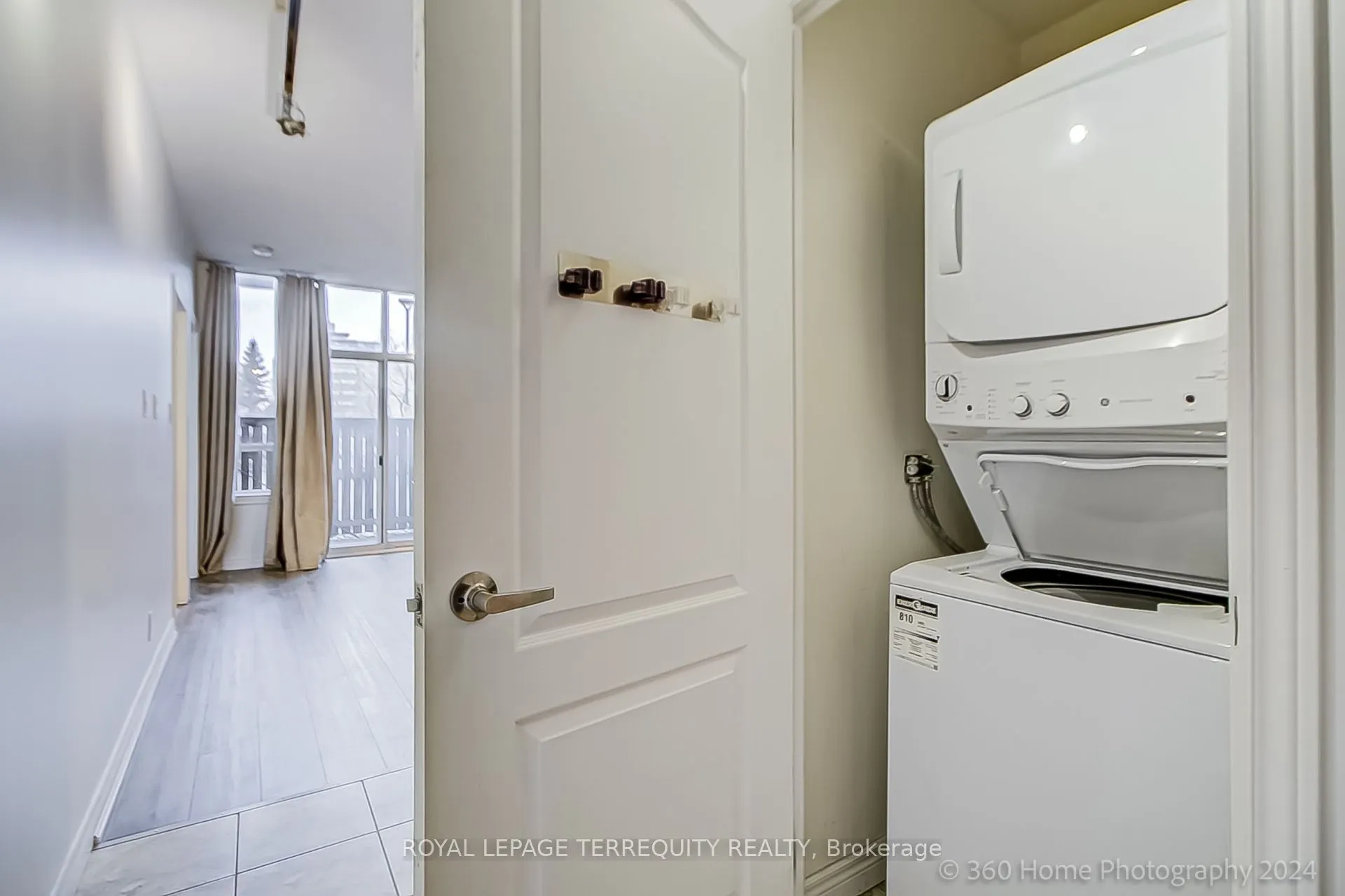 2772 Keele Street, #101