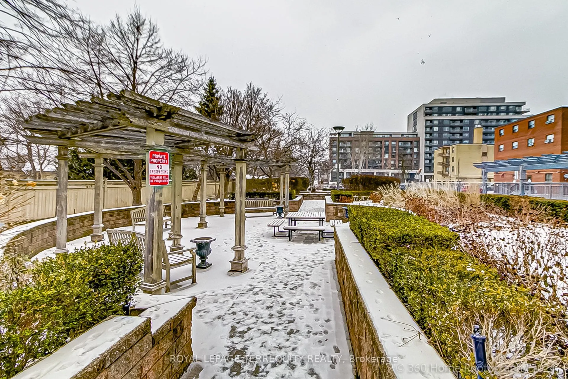 2772 Keele Street, #101