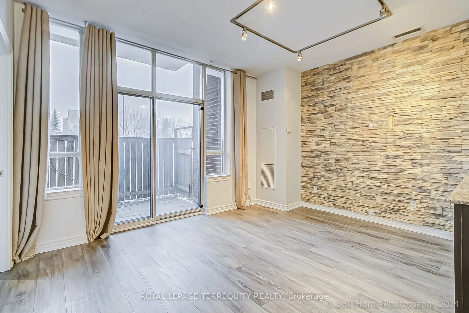 2772 Keele Street, #101