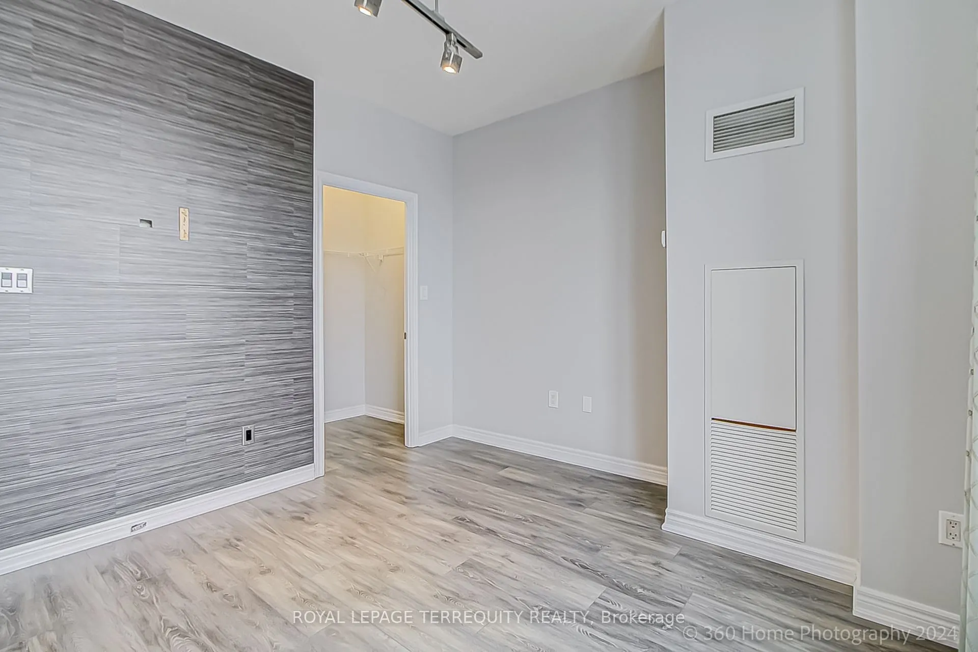 2772 Keele Street, #101