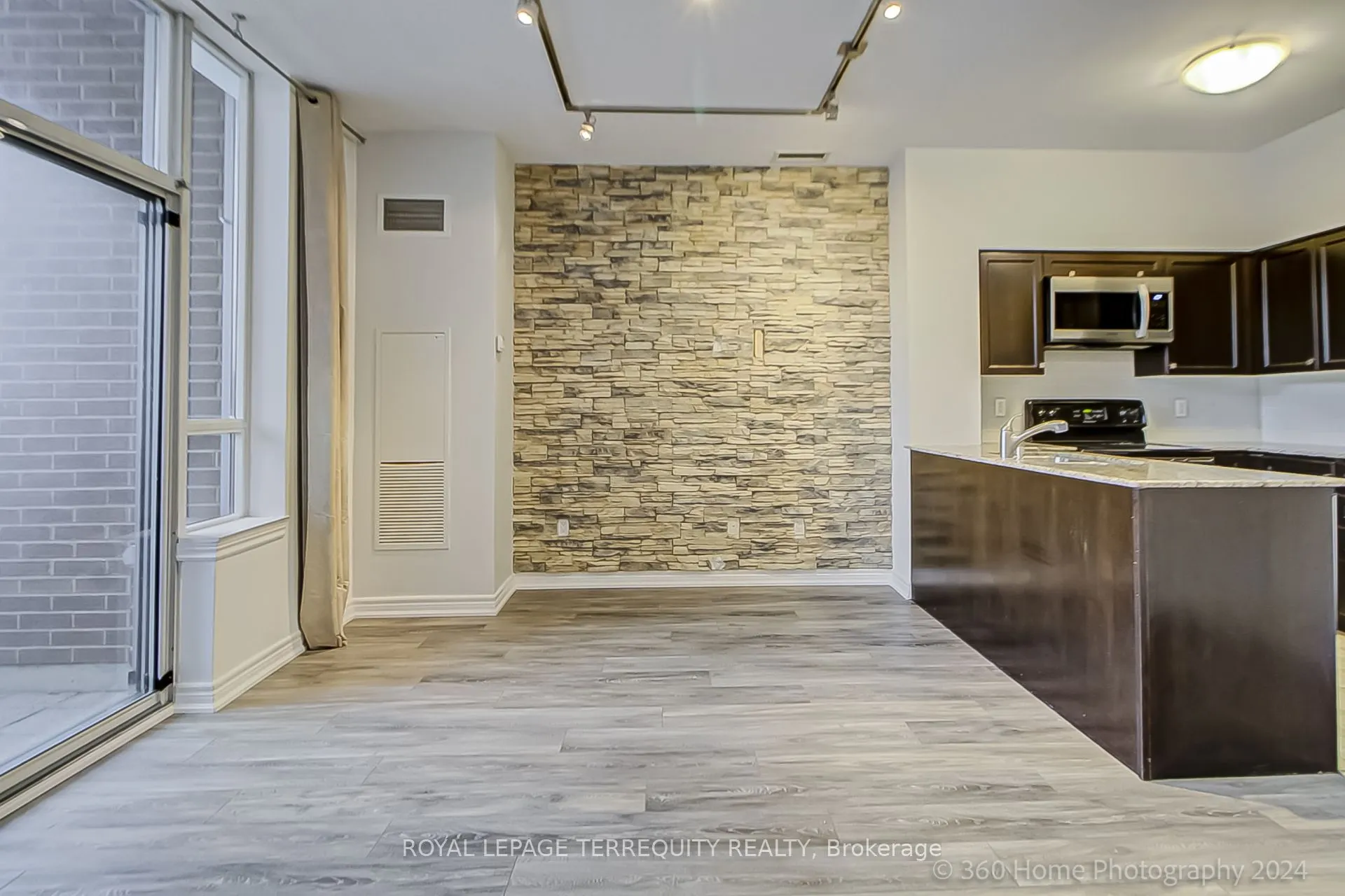 2772 Keele Street, #101