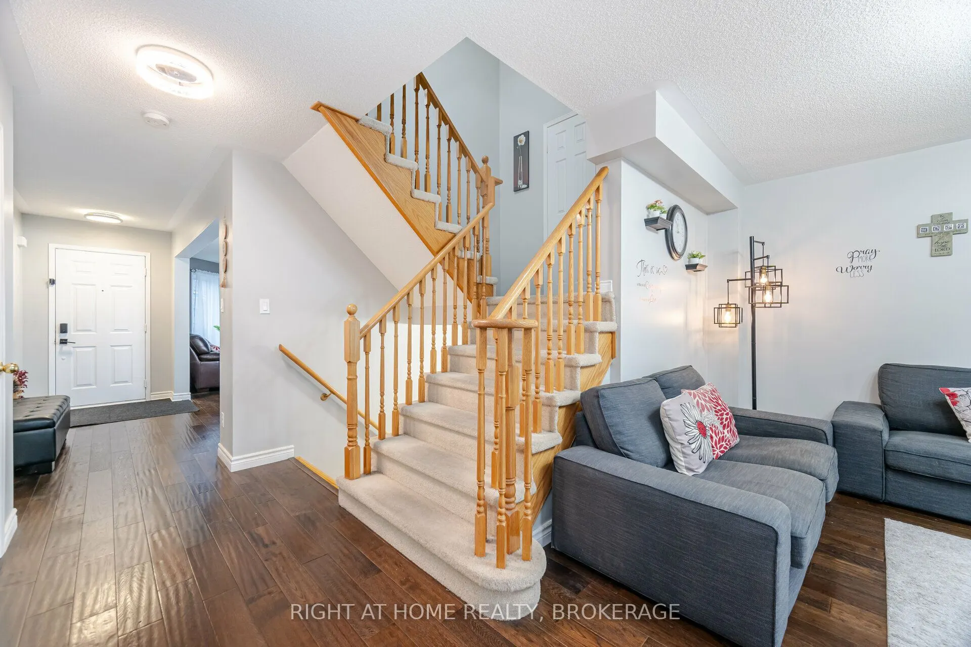 1190 Fox Crescent