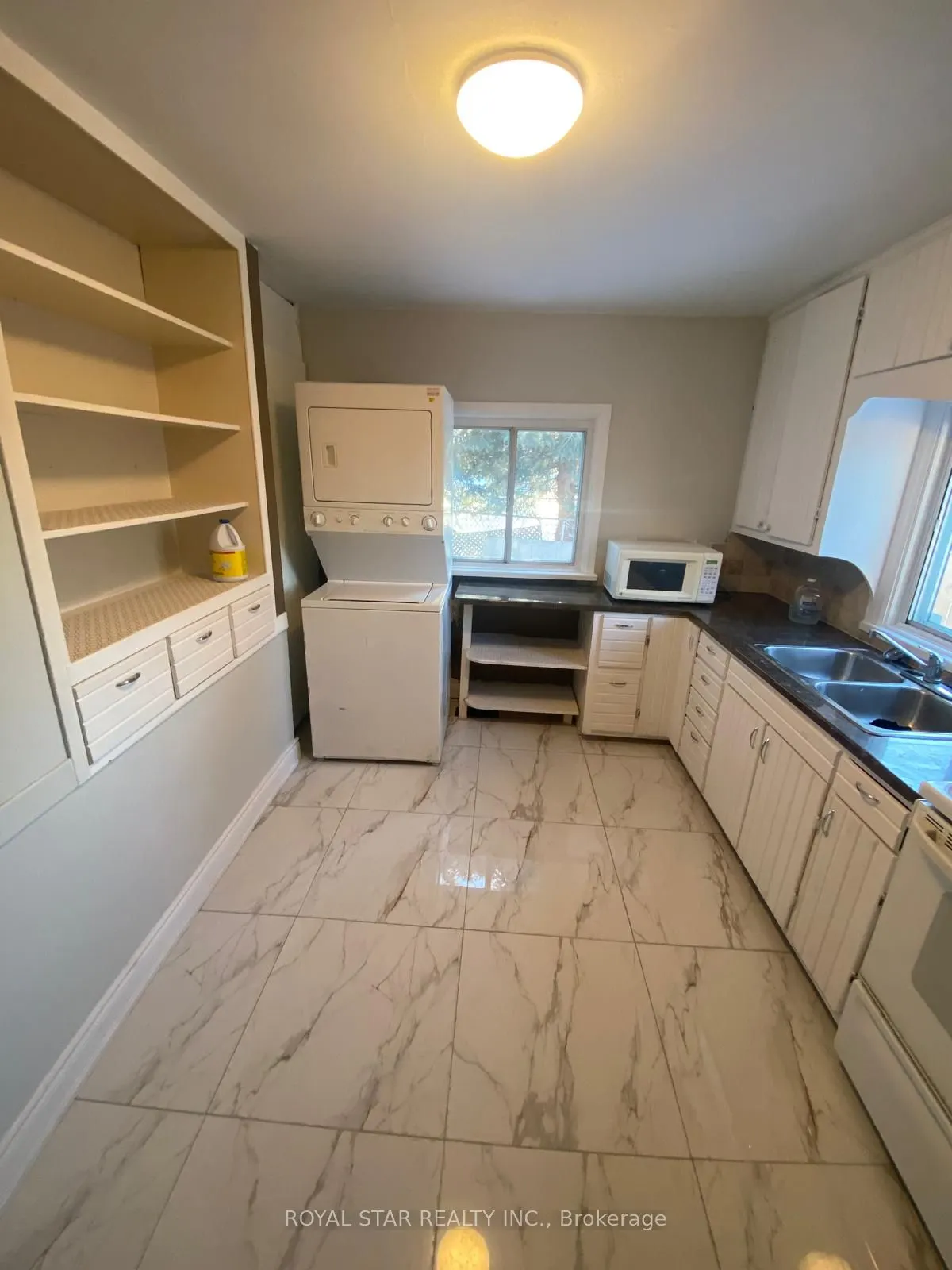 323 Queen Street E