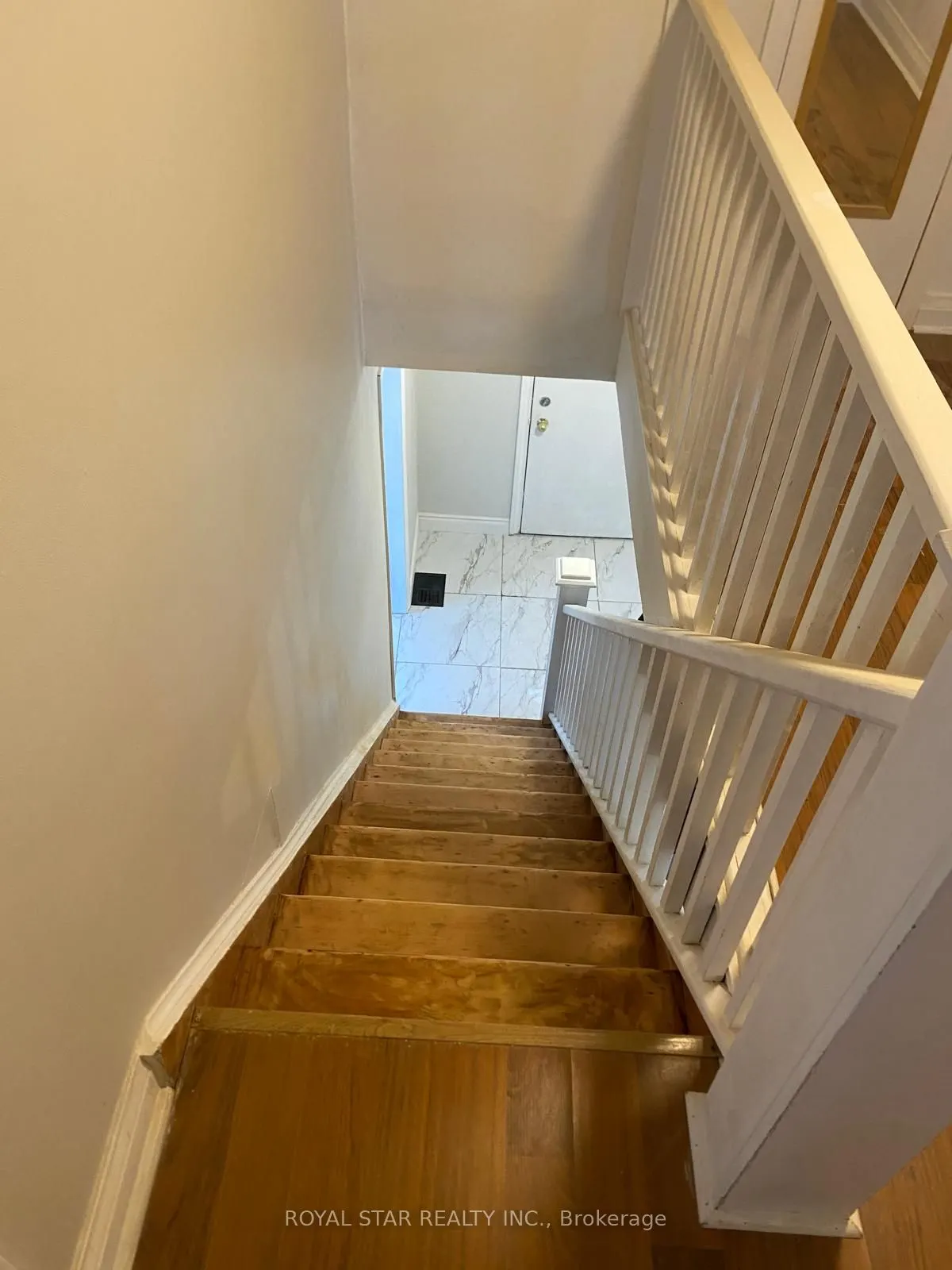 323 Queen Street E